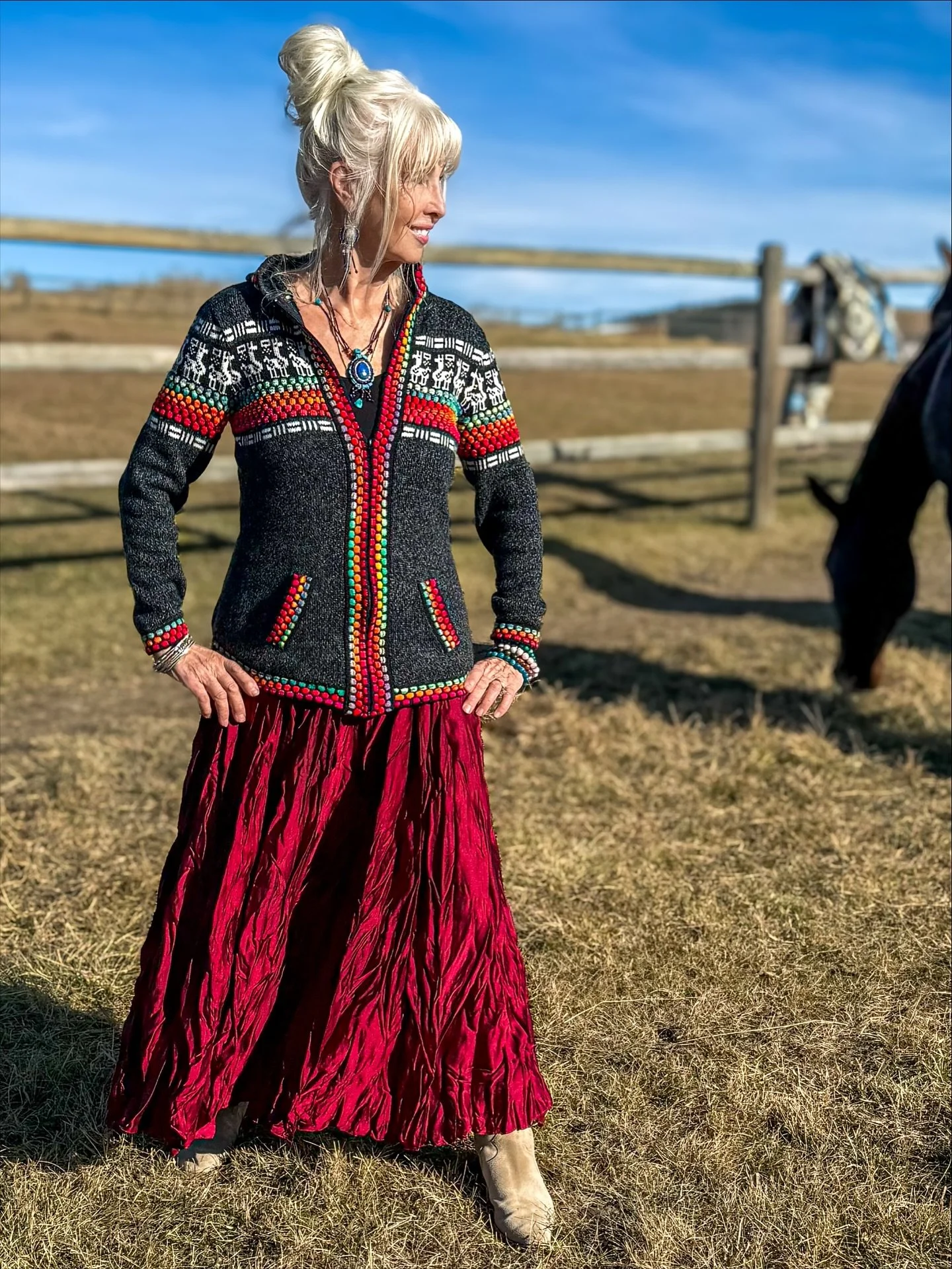 From the highlands of Peru to the foothills of Alberta 💫
This alpaca sweater tells a story of warmth, tradition, and artistry.
Each stitch is lovingly hand-woven by Peruvian artisans &mdash; a celebration of heritage, colour, and care.
Light as a wh
