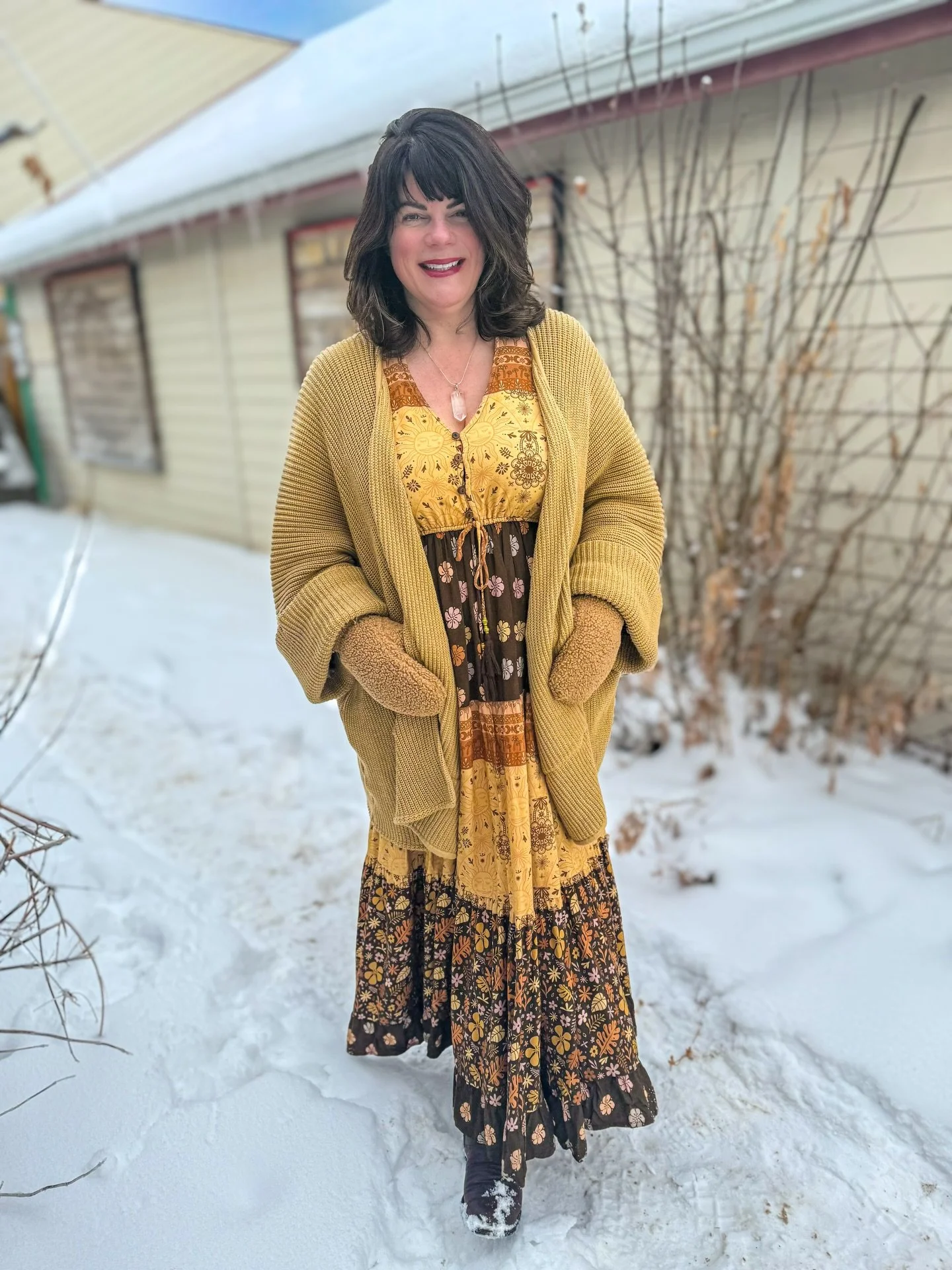 Winter drapes the world in white, but the heart still blooms in colour. ❄️✨
Golden threads, floral stories, and a cozy cardigan wrapped like a hug against the cold.
There&rsquo;s something magical about mixing sunshine tones with snowy mornings&helli