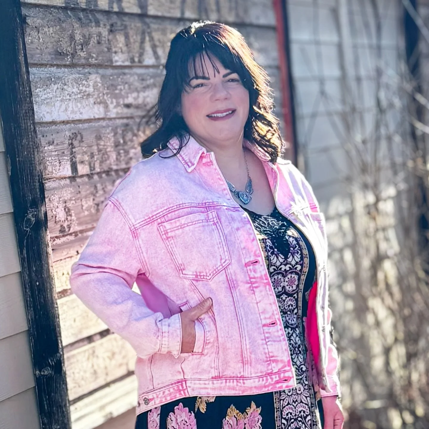 A denim jacket made for wandering days and easy layers 💗
This button-down oversized beauty brings relaxed charm and effortless style to every outfit. Soft yet durable, it drapes just right &mdash; the kind of piece you reach for again and again. Thr