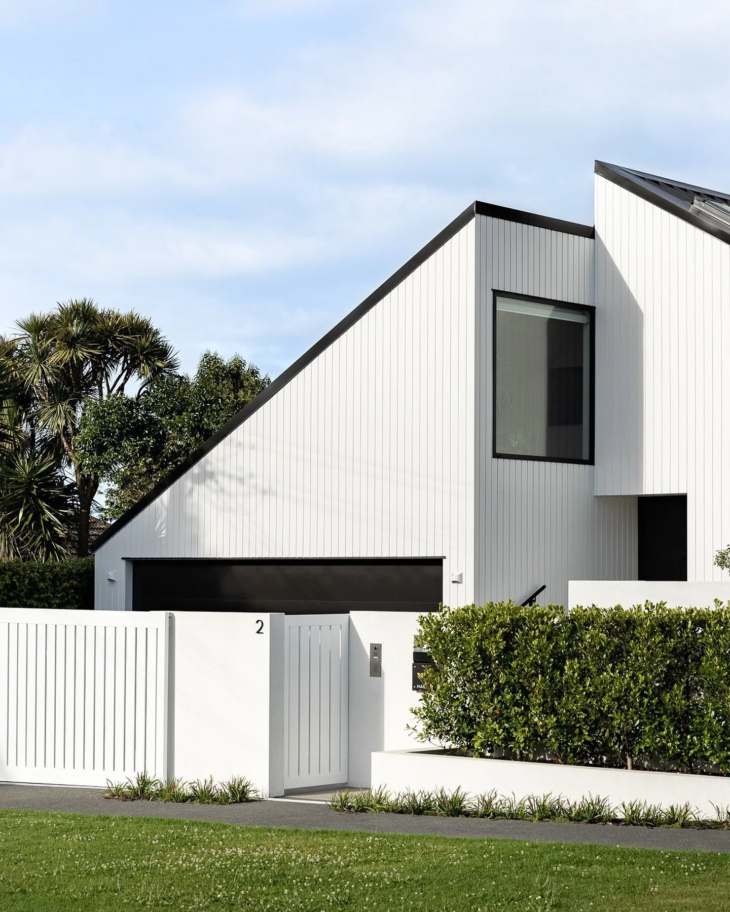 This Onehunga family home underwent major renovations with @matzarchitects at the helm.
I'd love to see if you can guess what era the original house was from❓🤔
I can only add it was quite the transformation! | Onehunga, Auckland