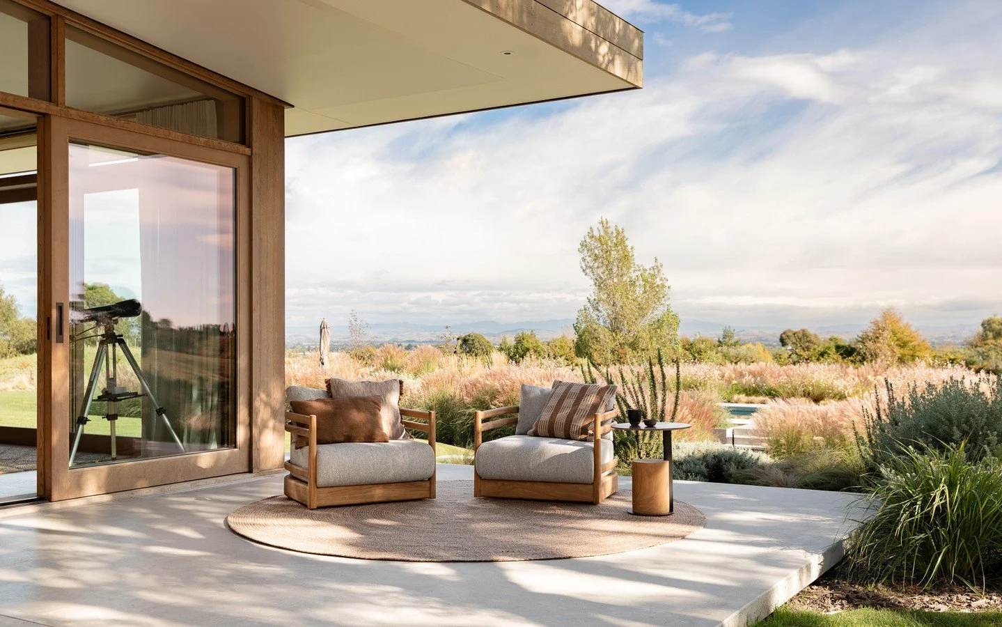 Pause right there! Set aside all tasks. 
It&rsquo;s time to head to Hawkes Bay. 
Just take a moment to admire these views?! 
Seriously, why are we still in Auckland?! 😂 

And while we&rsquo;re planning, let&rsquo;s load up the truck with @BayaLiving