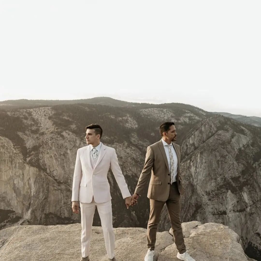 &quot;To be fully seen by somebody, then, and be loved anyhow --this is a human offering that can border on miraculous.&quot; Elizabeth Gilbert 

Where there is love there is life. Congratulations to @hinojosa.md and @laterza.md for their future jour