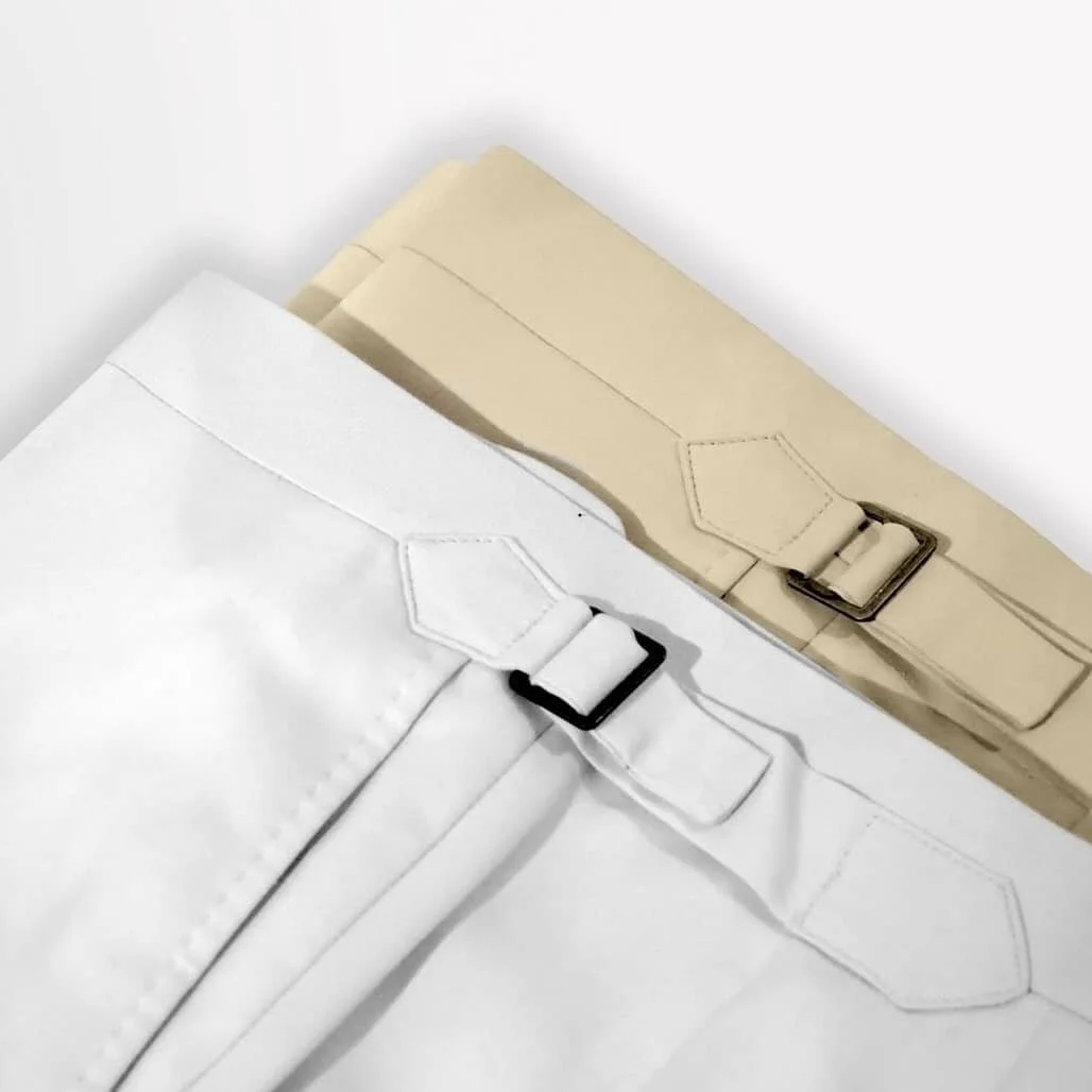 Chinos are perfect for summers. So they should definitely be part of your wardrobe. 

#ravisehgalbespoke #chinos #casual #bangkok #globaltailor #weekendvibes