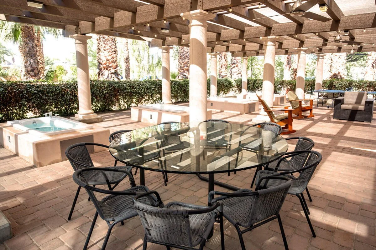 Outdoor Seating & Private Solution Detox