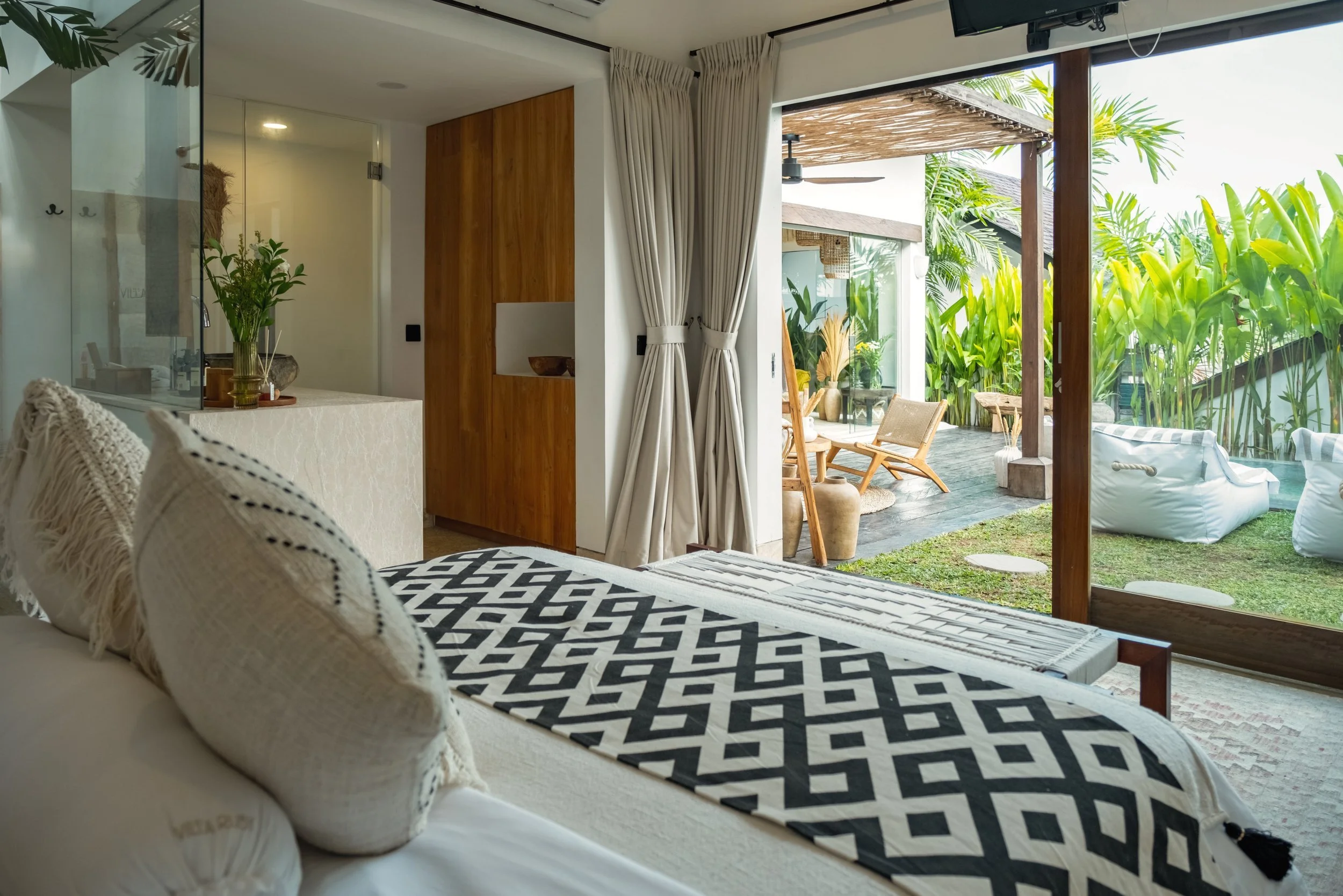 Villa+Ruby+-+Room+1-5.jpg