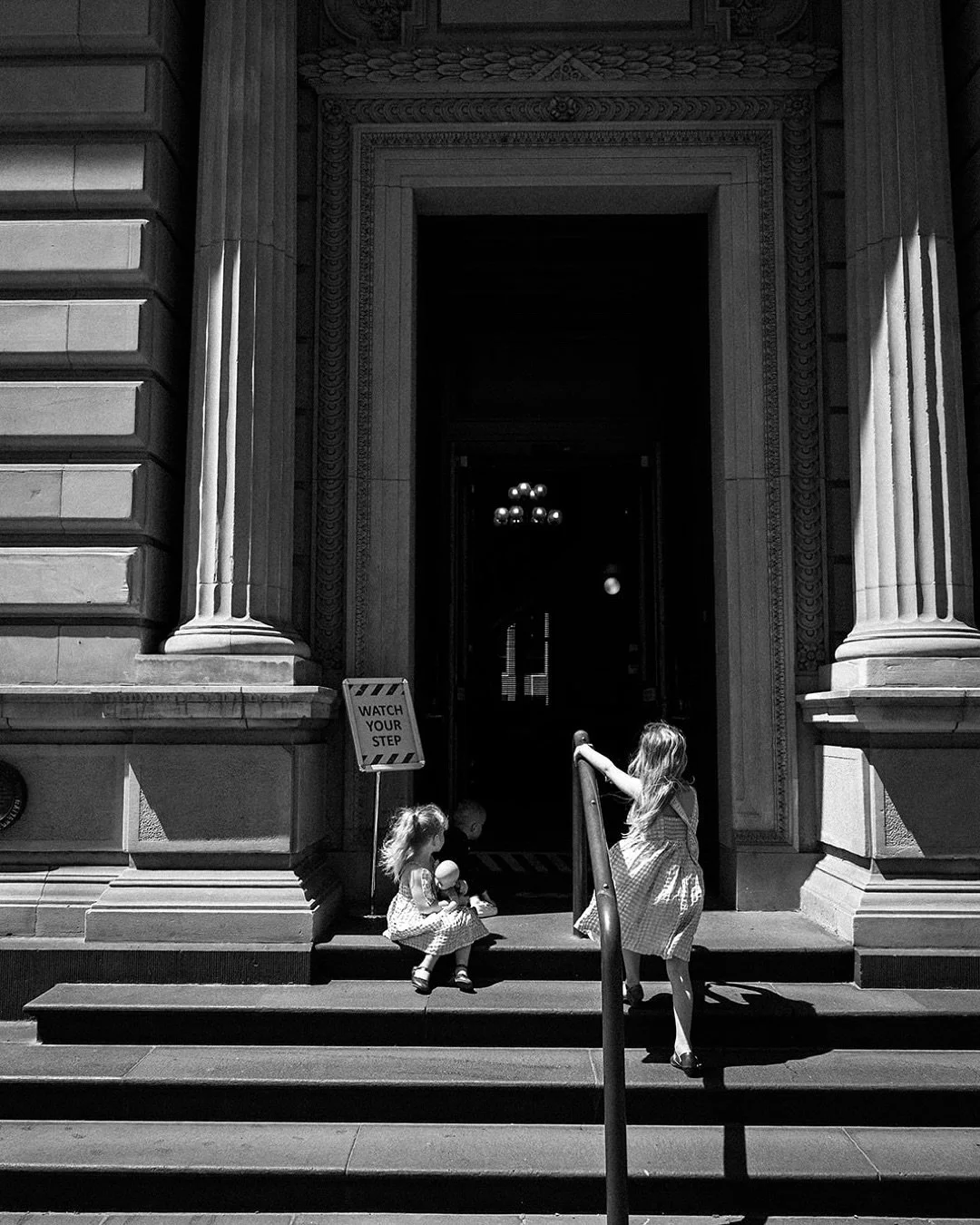 10 frames of Courtney &amp; Lachlan in black and white 🖤🤍

#finderseekerphotography #melbournemicrowedding #melbourneweddingphotography #melbourneweddingphotographer