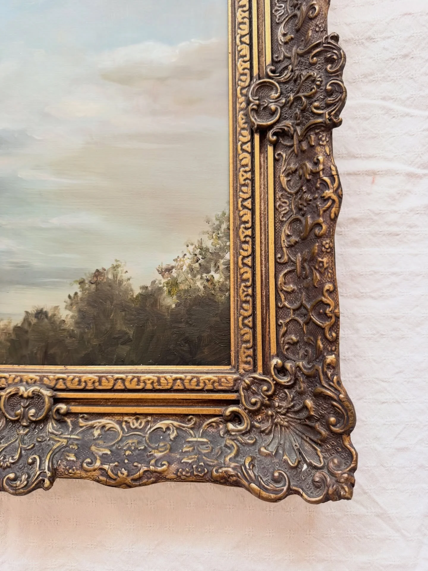 Most people don&rsquo;t notice this at first.

The way the edges soften into nothing.
The way the sky isn&rsquo;t painted entirely with a brush.

In some places, it&rsquo;s blended by hand,
so it feels even more like a dream.

There are moments where