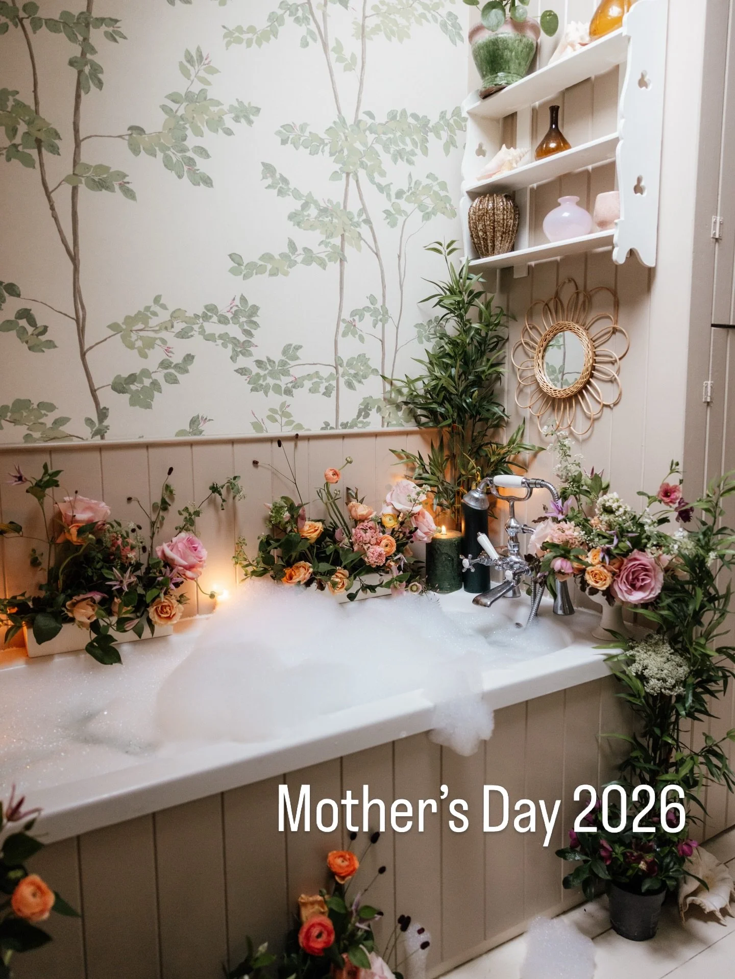Mother&rsquo;s Day is next week. 

🍃I love Mother&rsquo;s Day. A time to celebrate our precious mothers and mother figures with the most joyous of Mother Nature&rsquo;s gifts, seasonal flowers. 

🍃Our bunches will include ranunculus, long stemmed t