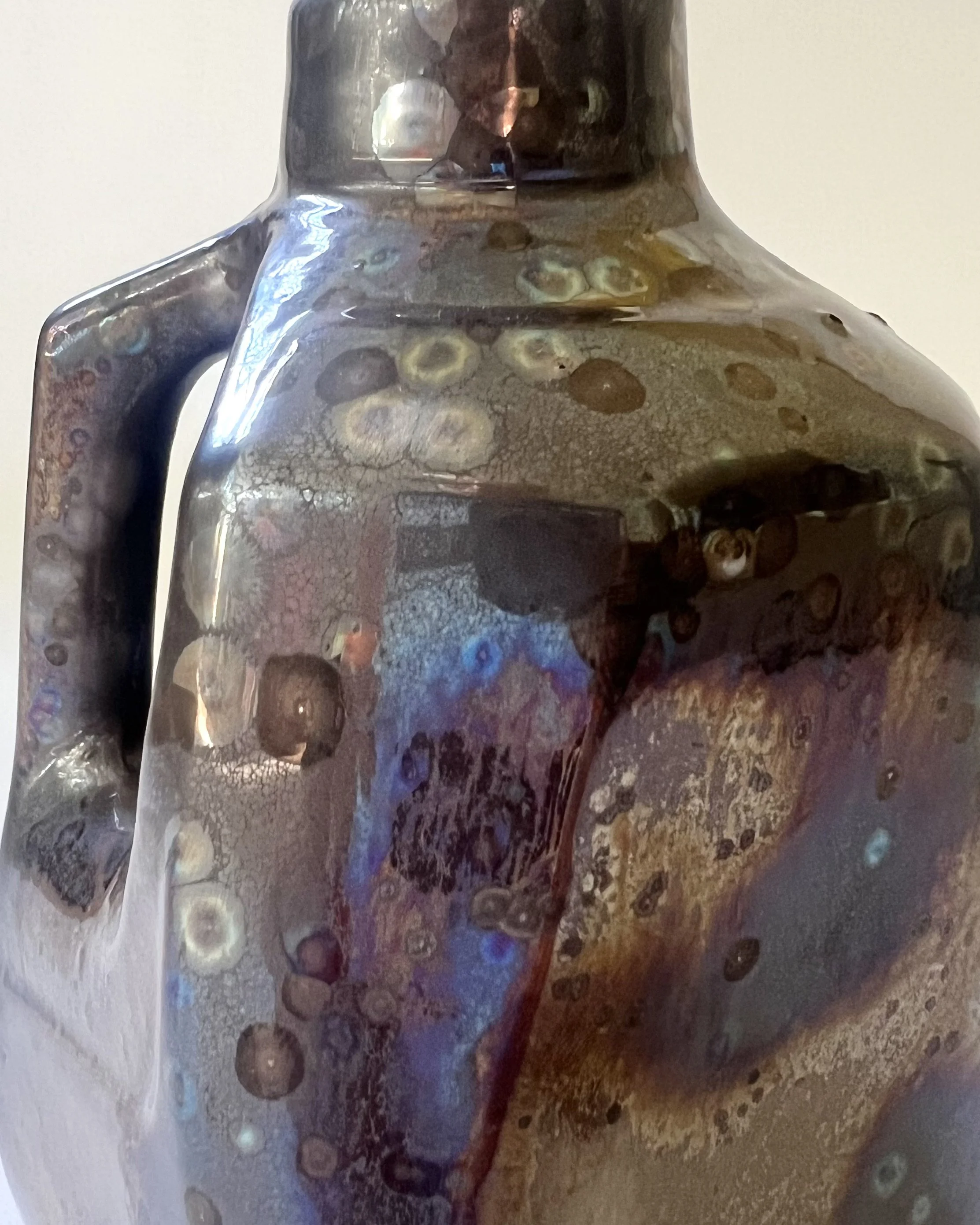 Iridescent Vintage Gold glaze detail with bronze, blue, and violet tones
