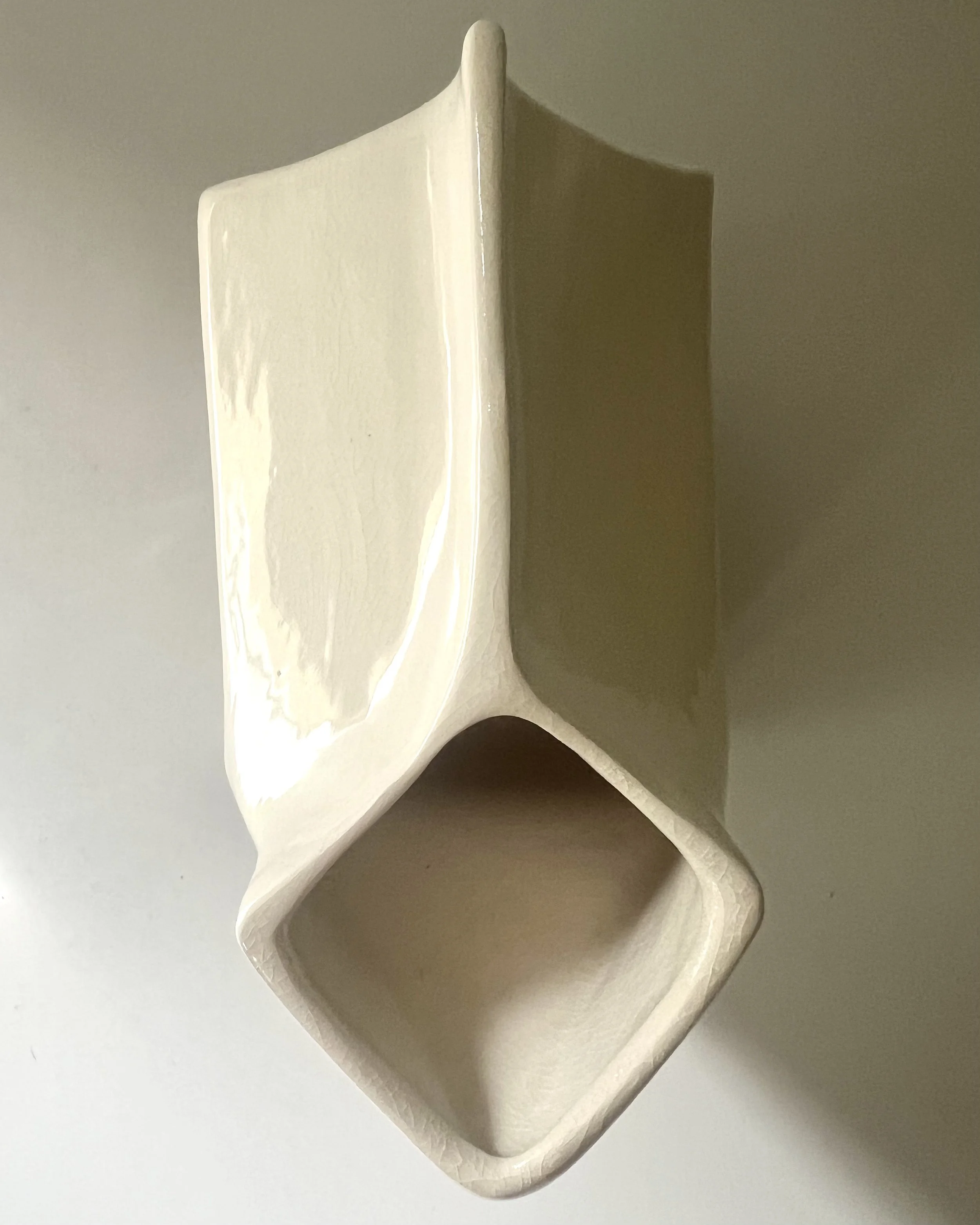 08-milk-carton-c26-1-ceramic-vase-crackle-glaze-detail.jpeg