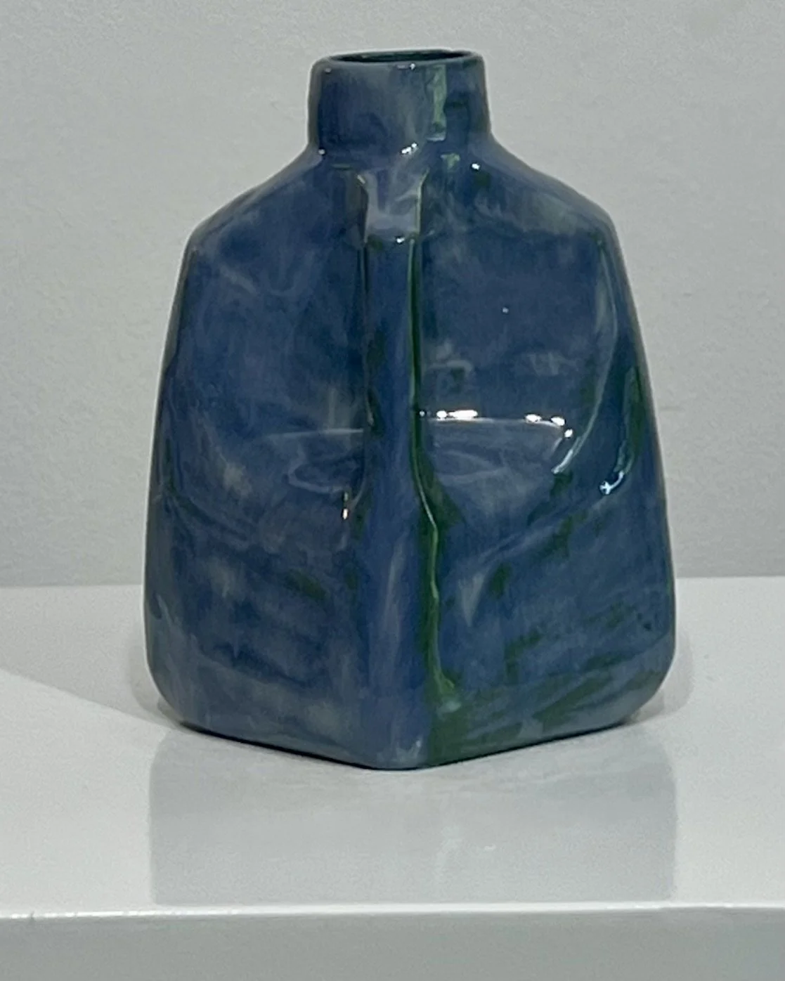 junebug-porcelain-milk-jug-vase-26-59-back.jpeg