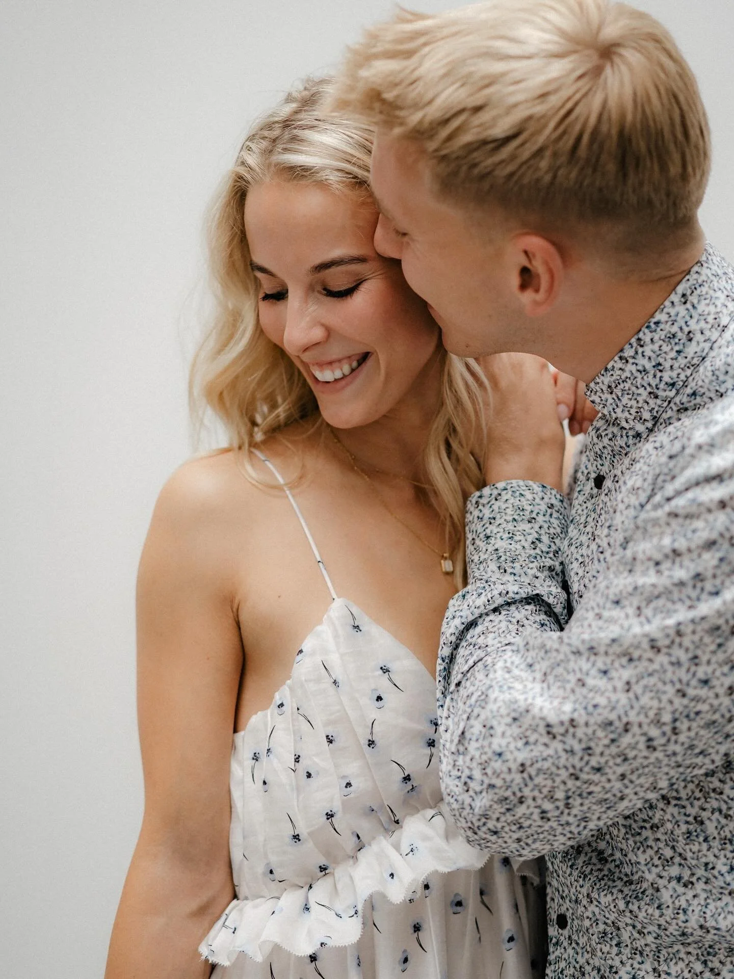 Wir haben uns eine Weile nicht blicken lassen &ndash; die letzten Wochen waren bei uns wieder richtig viel los. 📸🗺️📆

Und dennoch: Dieses Jahr war voller wundersch&ouml;ner Momente, f&uuml;r die wir unendlich dankbar sind. 🤍🤍

Wir durften zahlre