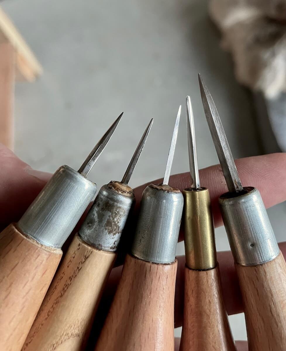 Leather-Tools-Saddlers-Awls-Diamond-Hand-Stitching.jpeg.jpg