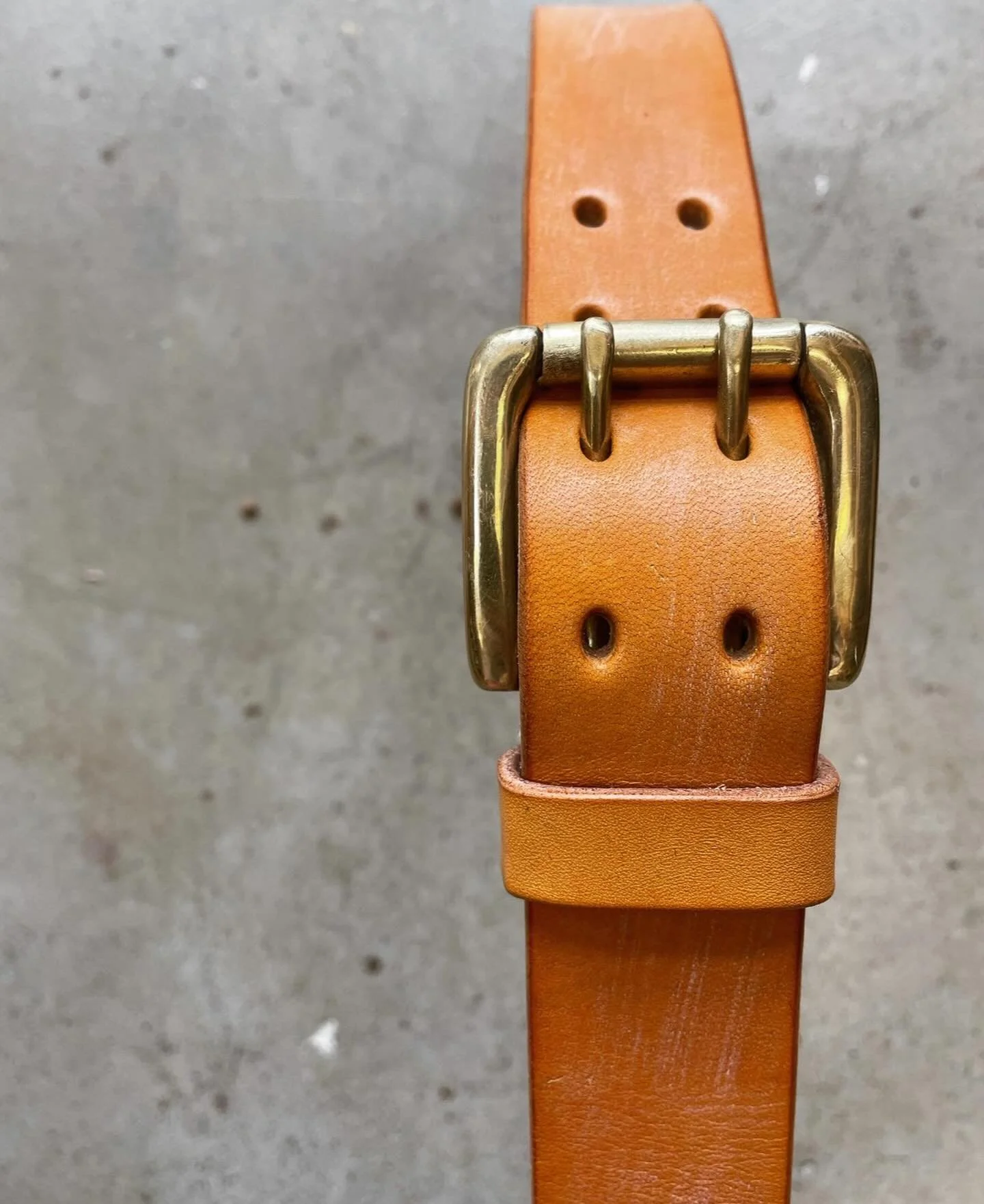 Fresh off the bench 
I do love working with London Tan Colour .. it really pops 

Slowly getting back to work, slowly making my way through orders, gently does it ! 

#leatherbelt #oakbarktanned #britishleather #handmadeleather #lovemyjob