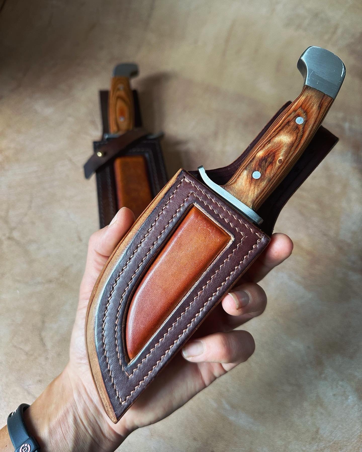 This will always be my favourite sheath 
Being able to see the fibres in the leather on the edge just allows a deeper cross section lol I to this amazing fibre material we get to work with .. 
this has been polished with my own home made burnish crea