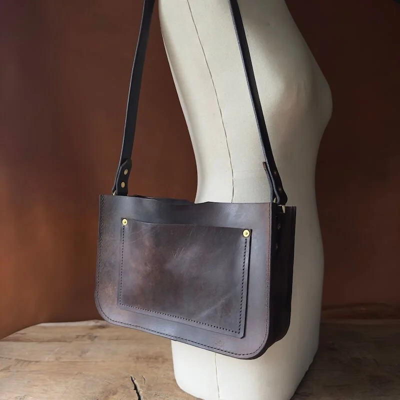 Warriner-Leather-Vintage-saddle-Dart-Bag1.jpeg