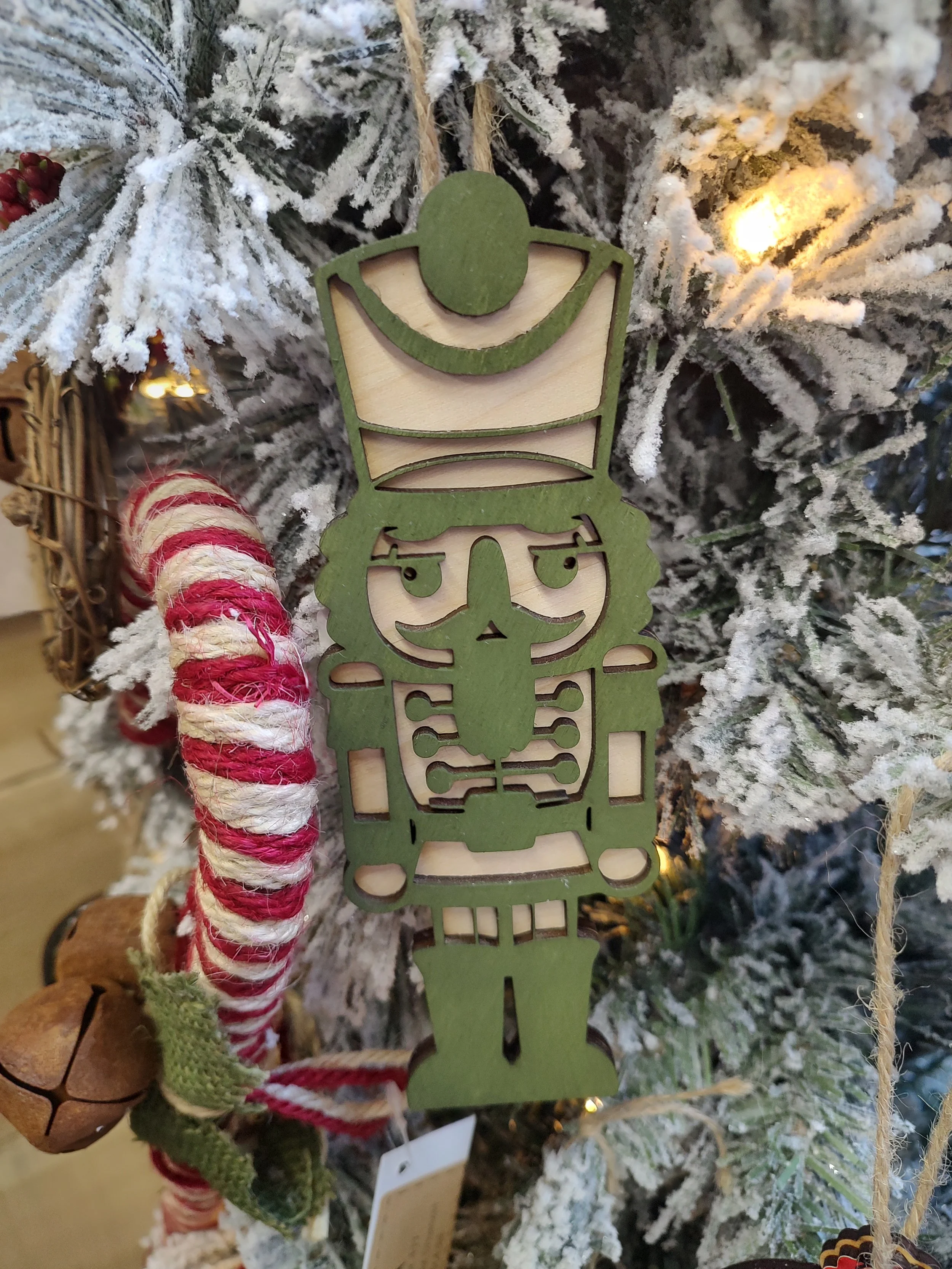 Ornament-nutcracker-green.jpg