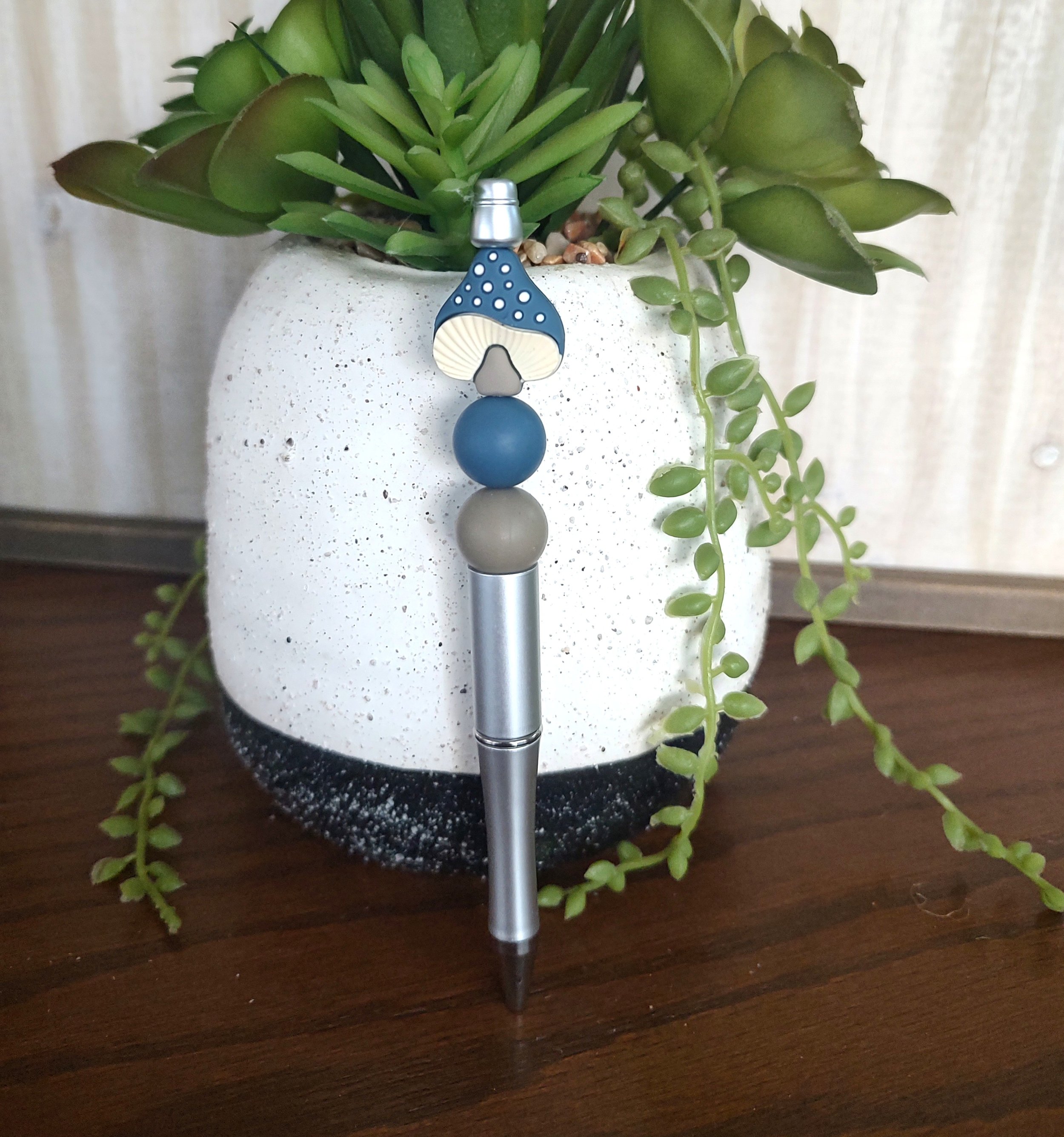 Beaded-Pen-Blue-Mushroom.jpg