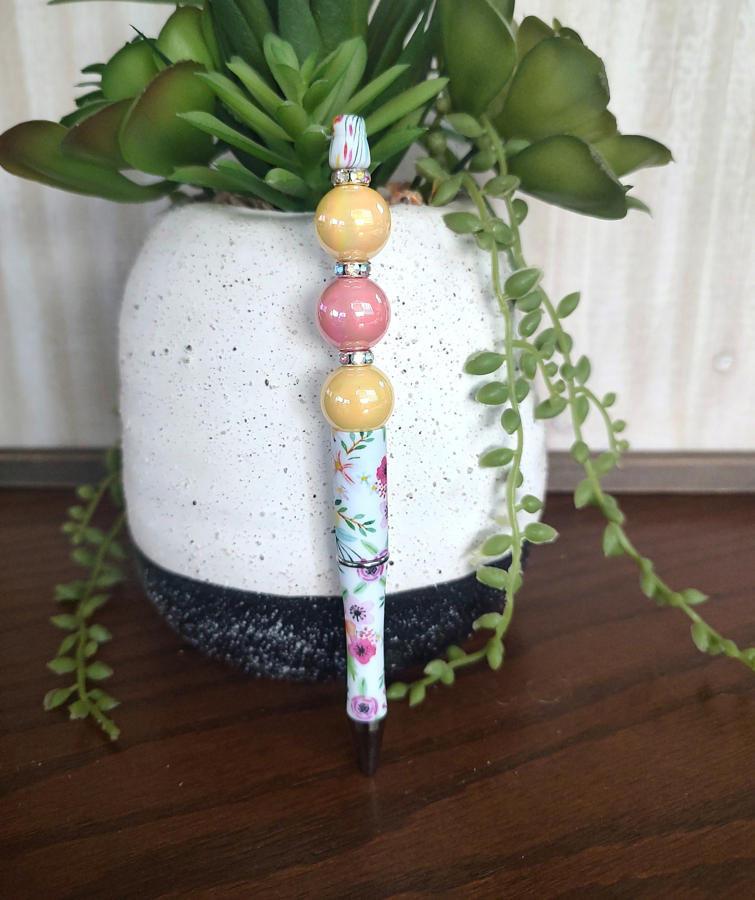 Beaded-Pen-Yellow-Pink-Yellow.jpg