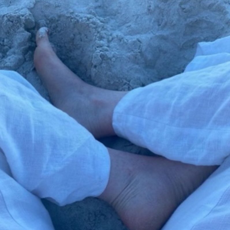 Many types of meditation ask you to rid thoughts, to clear the mind of all clutter and distraction - the style I share is the opposite. It understands that thoughts are a natural and automatic part of the mind and teaches you to follow the internal c