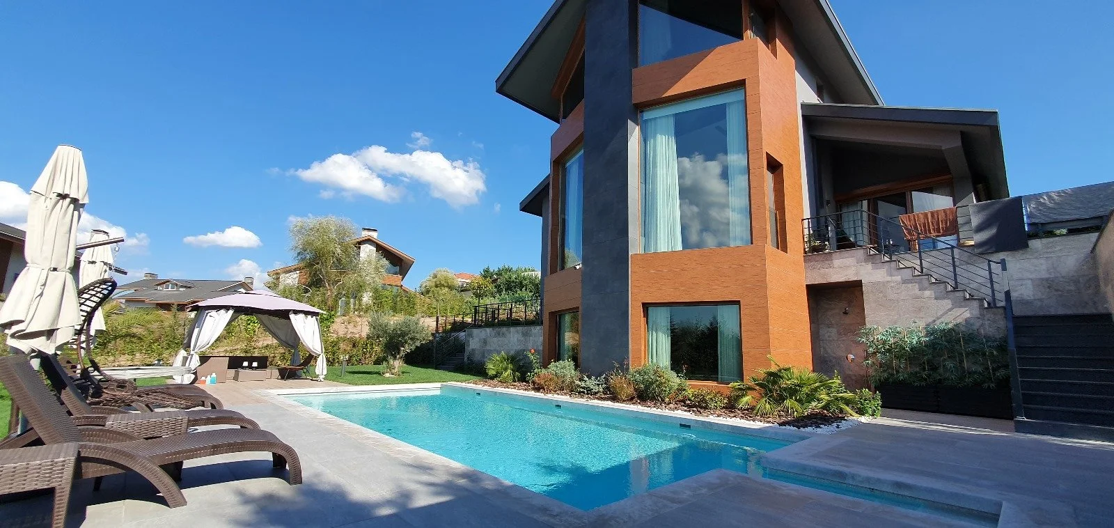 Zekeriyaköy Detached Villa