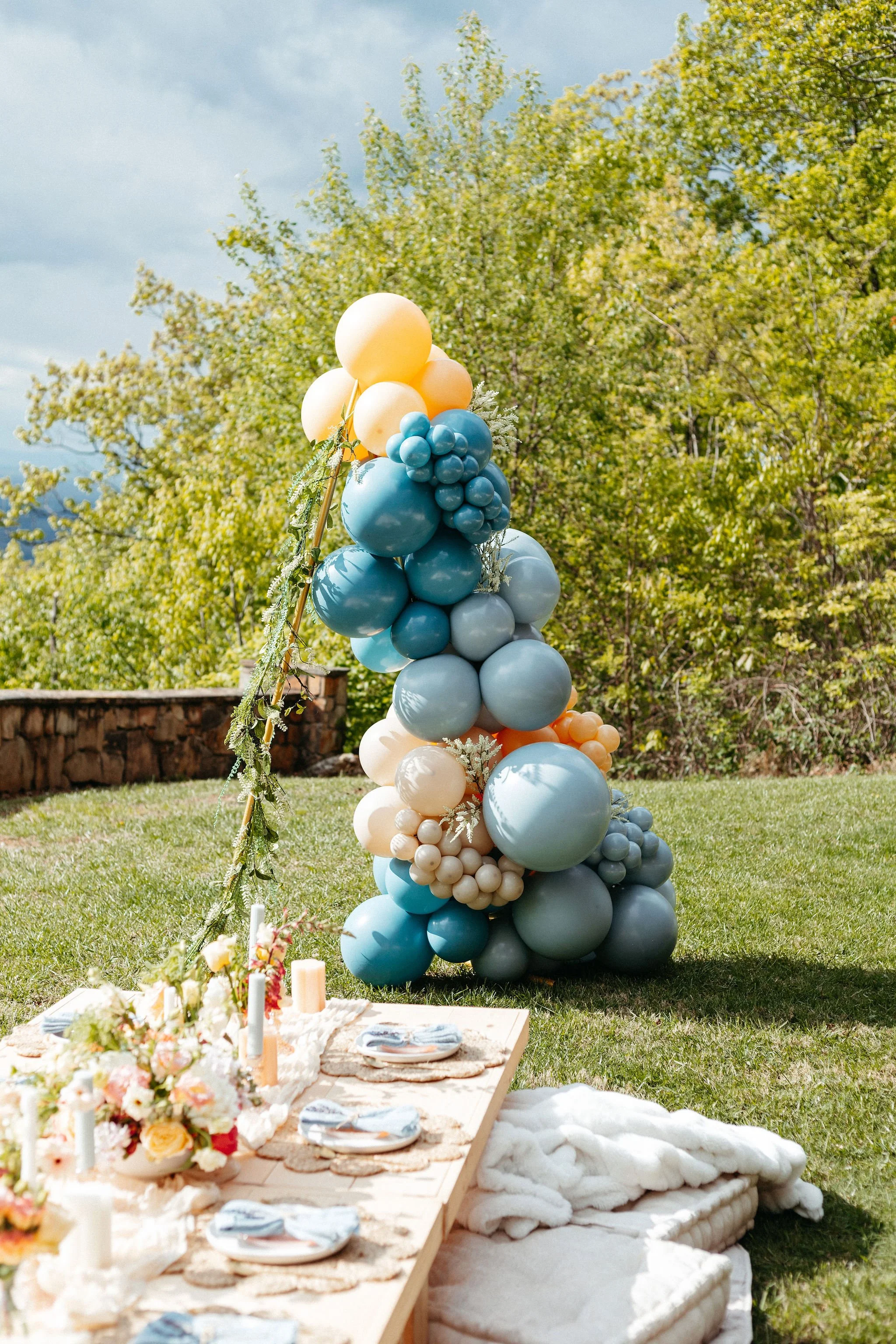 custom balloon installation