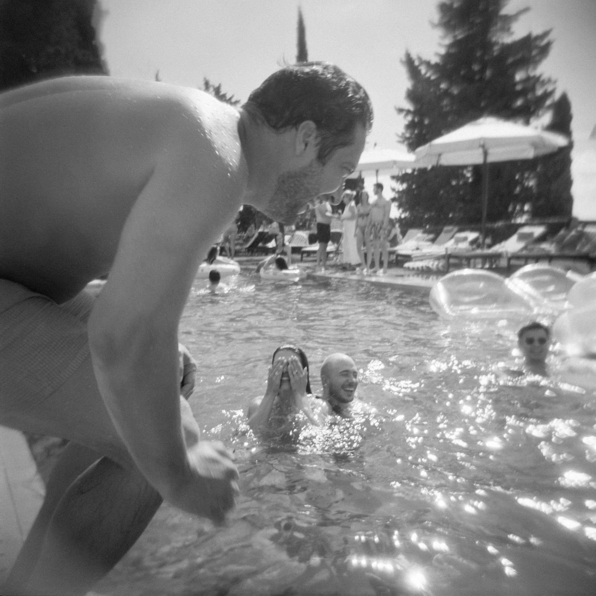 00098-Val&StefPoolParty.jpg