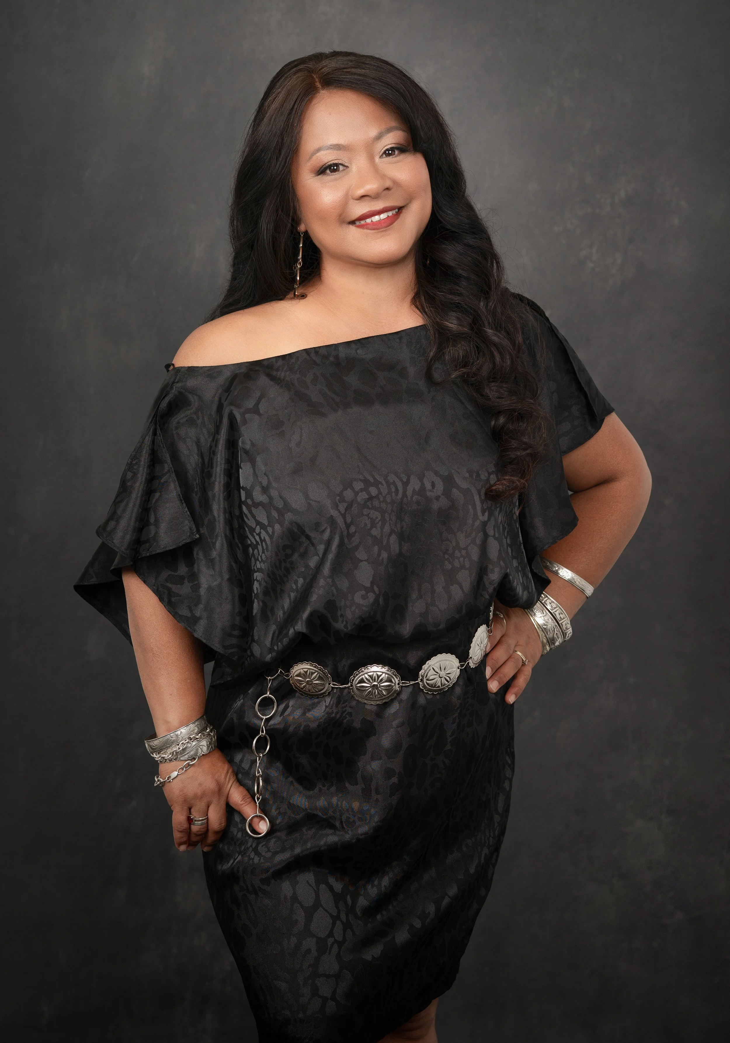 23MonicaLauPhotography-Desiree_Rilveria_40Over40_Portraits0013-2-2.jpg
