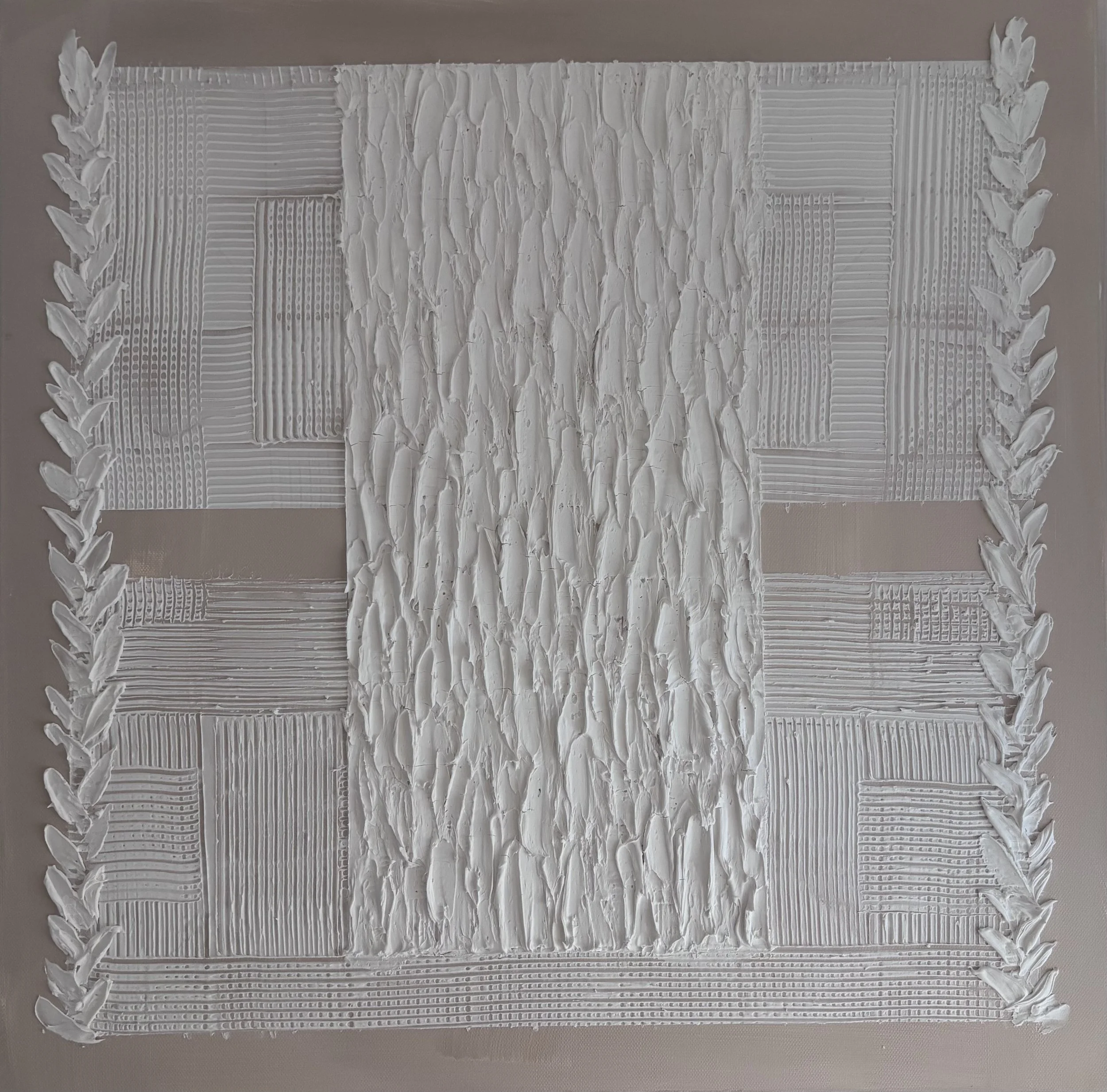 Struktur i Varm Beige 60x60, kr 3500