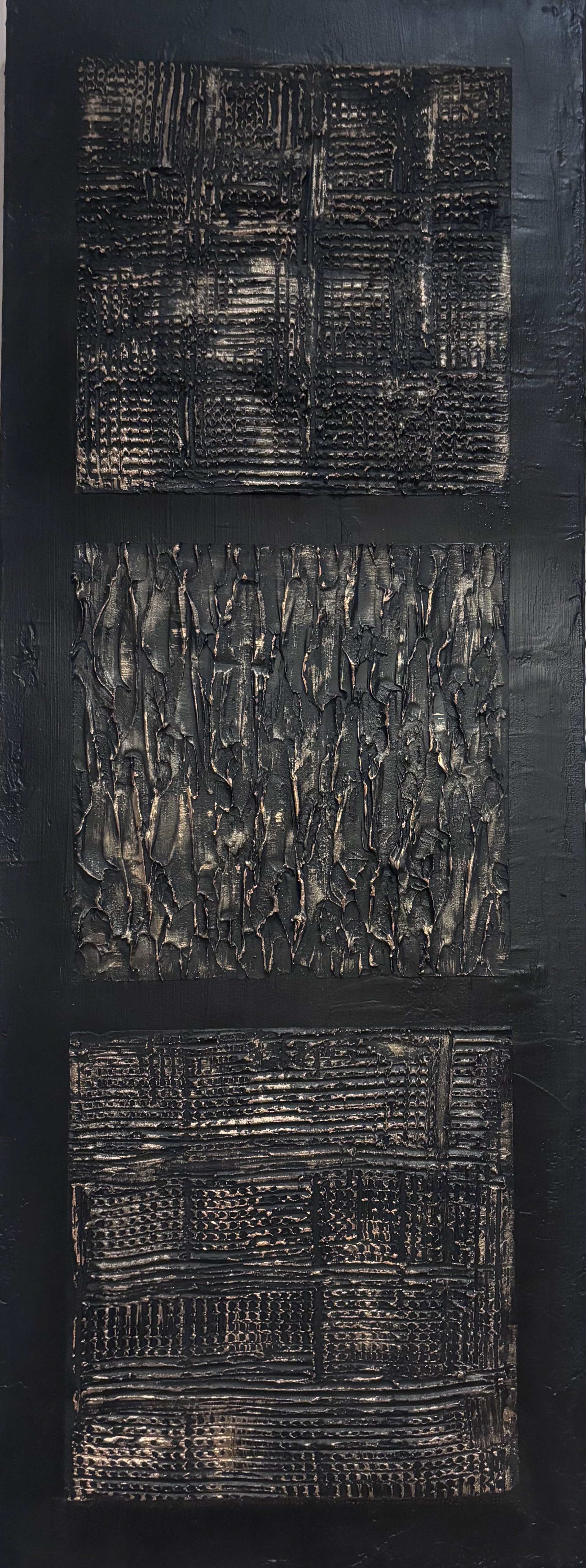 Struktur i Svart & Gull 30x80, kr 3000