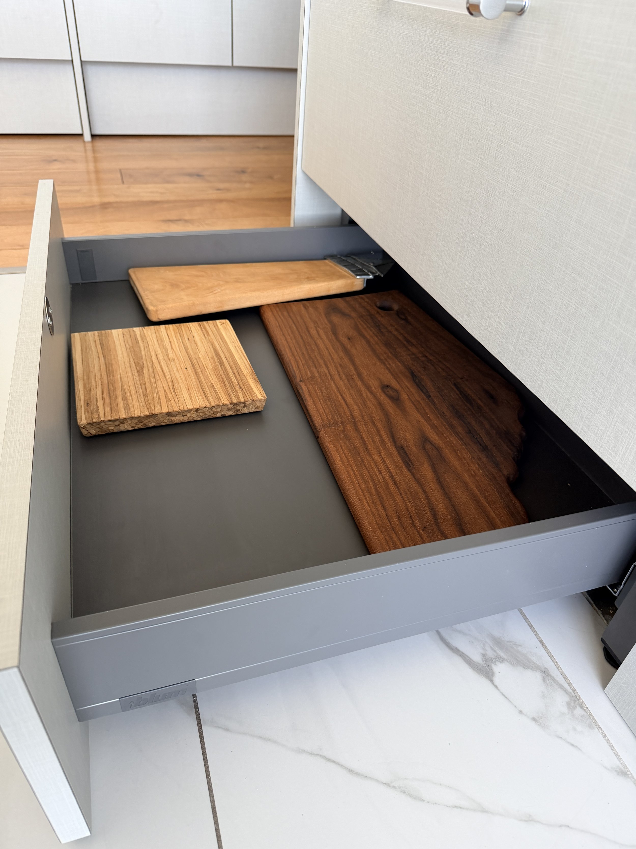 Blum Space Step