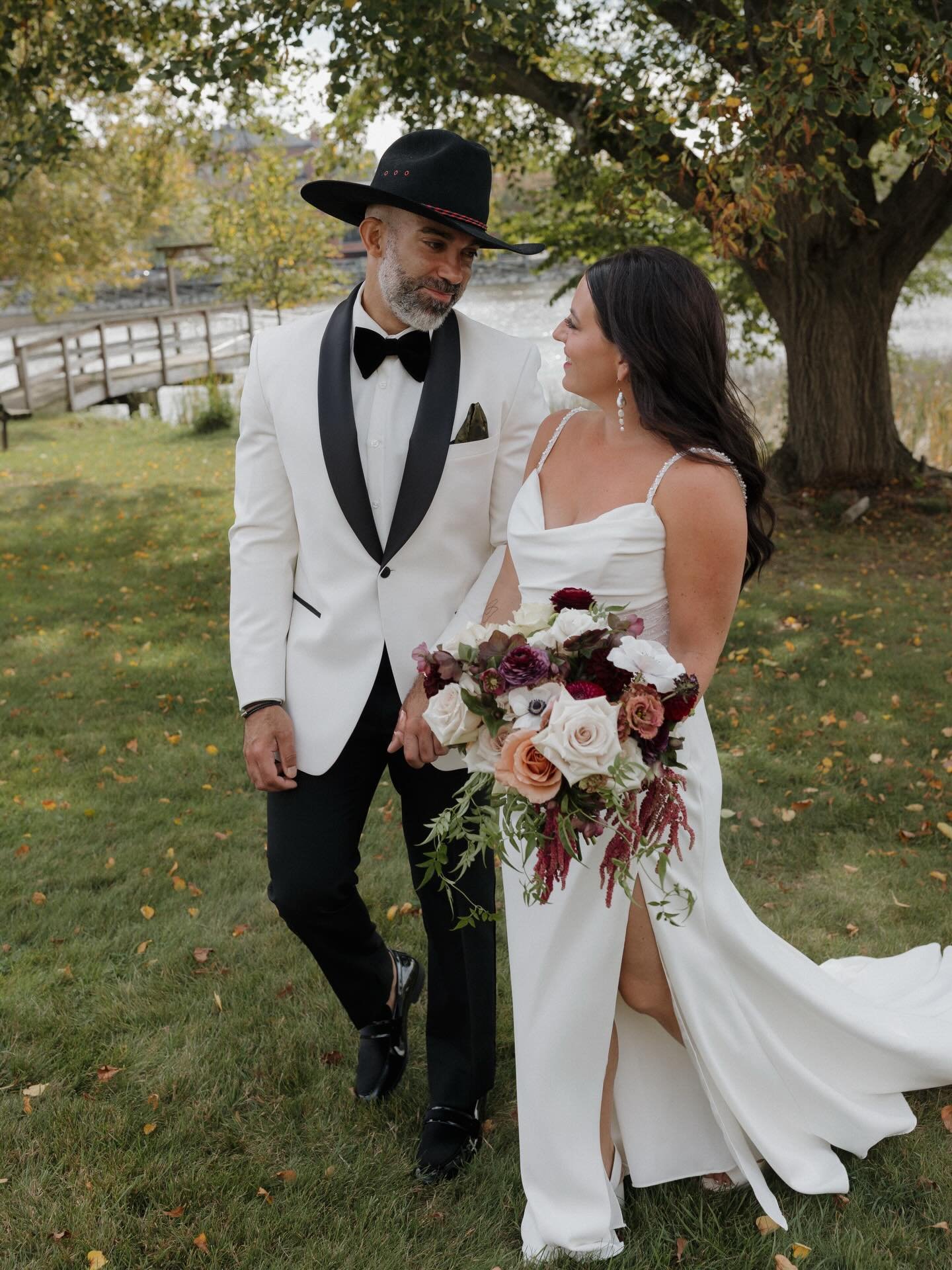 lovers!! 🤍 captured by @katiekielyphotography