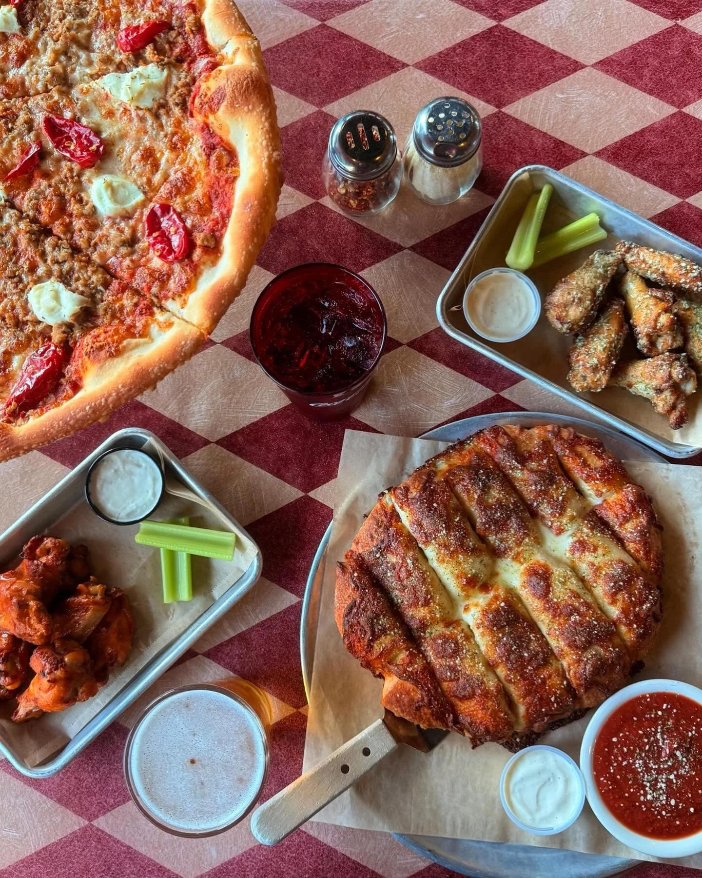 SUPERBOWL SUNDAY! Name a better day for pizza, sticks, and wings - I dare ya. We&rsquo;ve got a few specials on the menu that are great for groups large and small.

If you&rsquo;re doing takeout, we *highly* suggest pre ordering to get your pies when