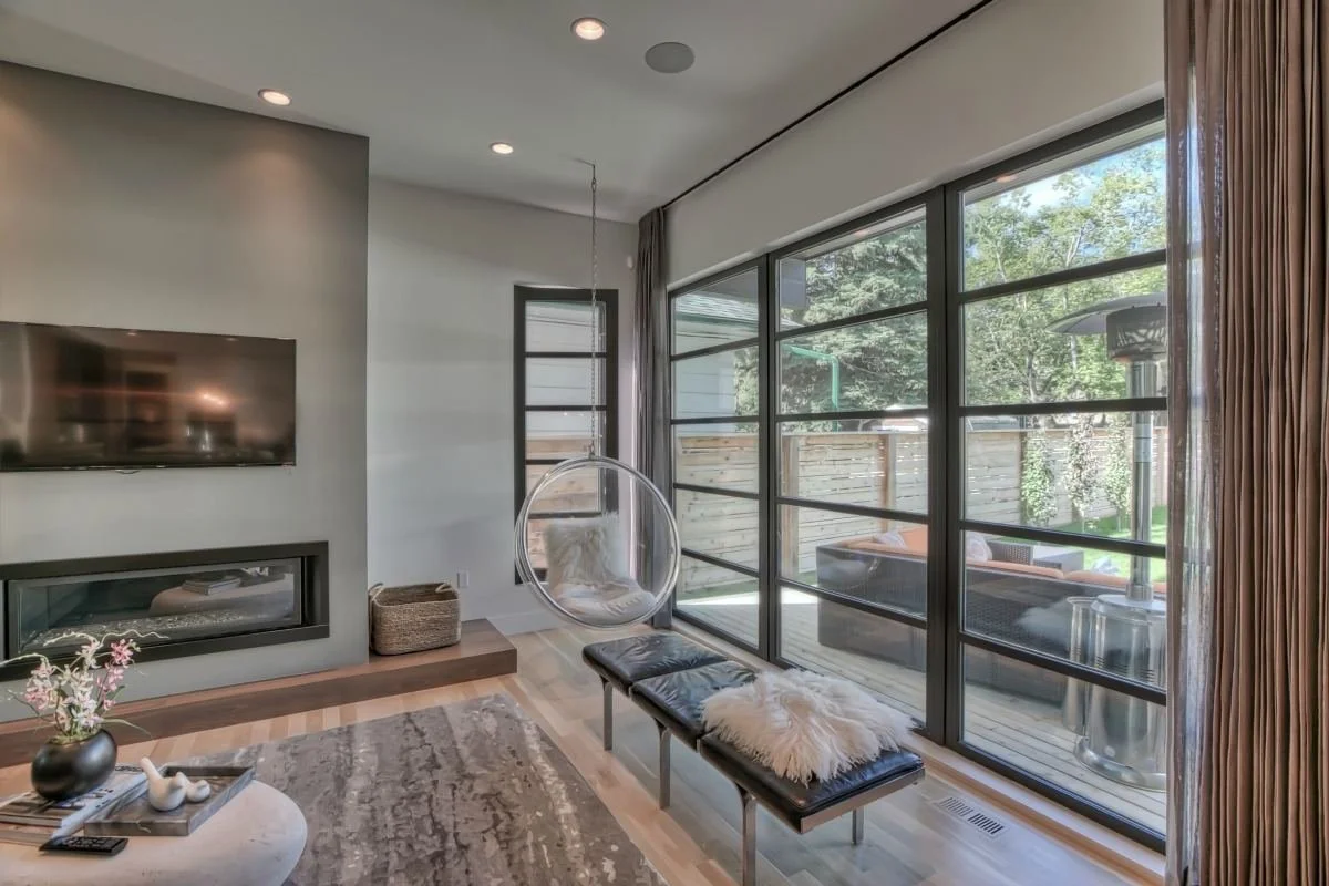 Private-Residence-in-Calgary-Alberta-Innotech-Windows-Doors-1.jpg