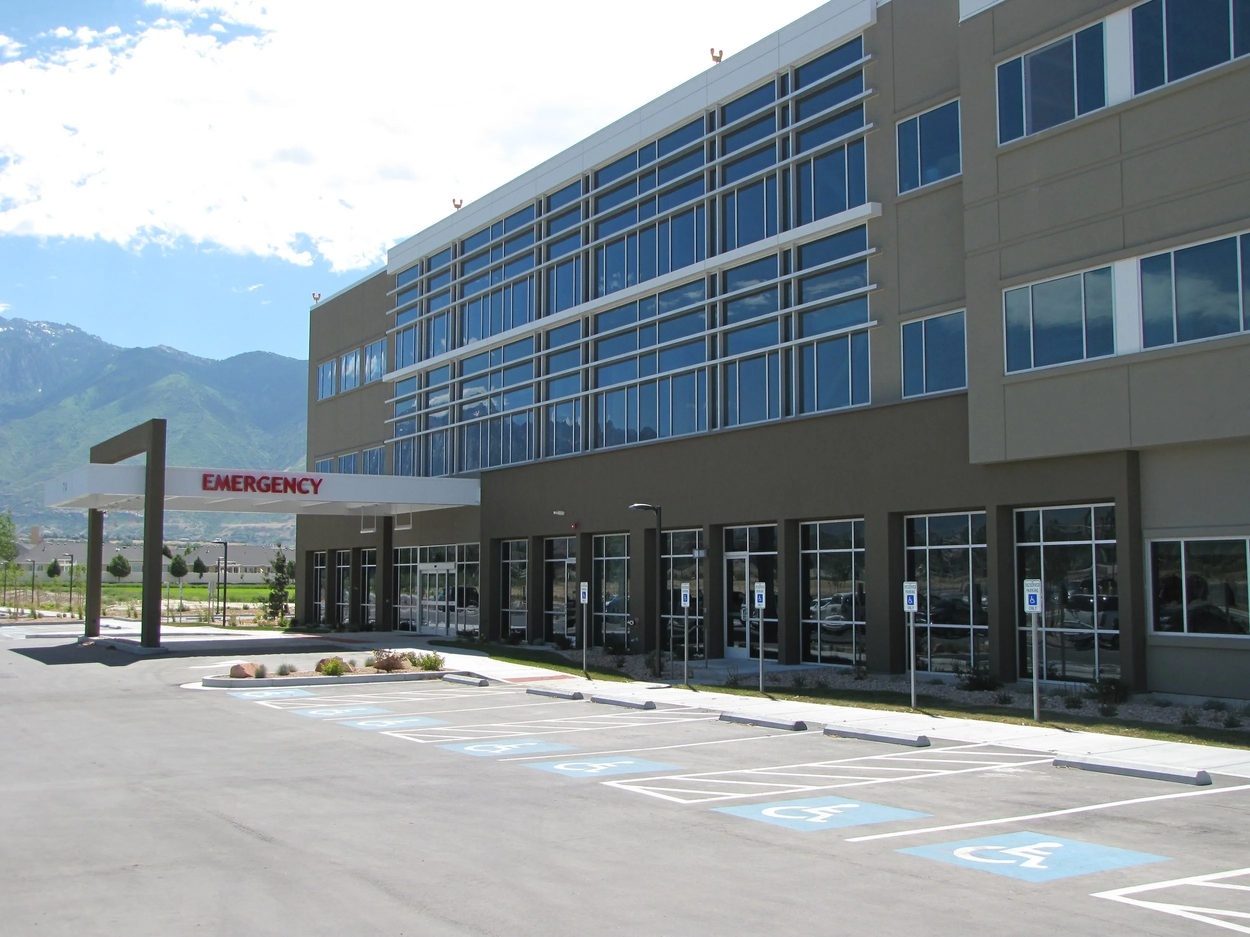 Lone Peak MOB Exterior1.JPG