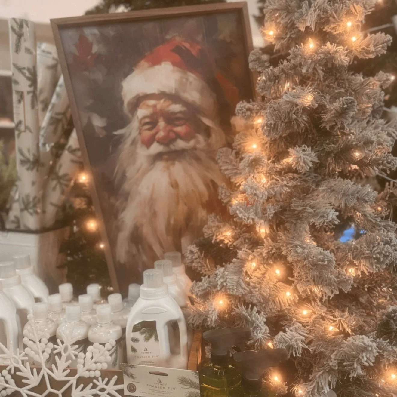 On the 8th Day of Christmas our Rebel Junk vendors gave to you&hellip; Vendors #210 &amp; #211 are feeling festive this Christmas with 10% off their space in Cda!
We had an Elf on the Shelf break into our Rebel Junk Shoppes and put up some signs that