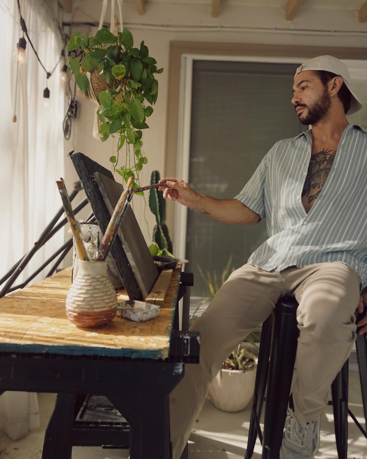 Swipe to see me as a bby ☺︎