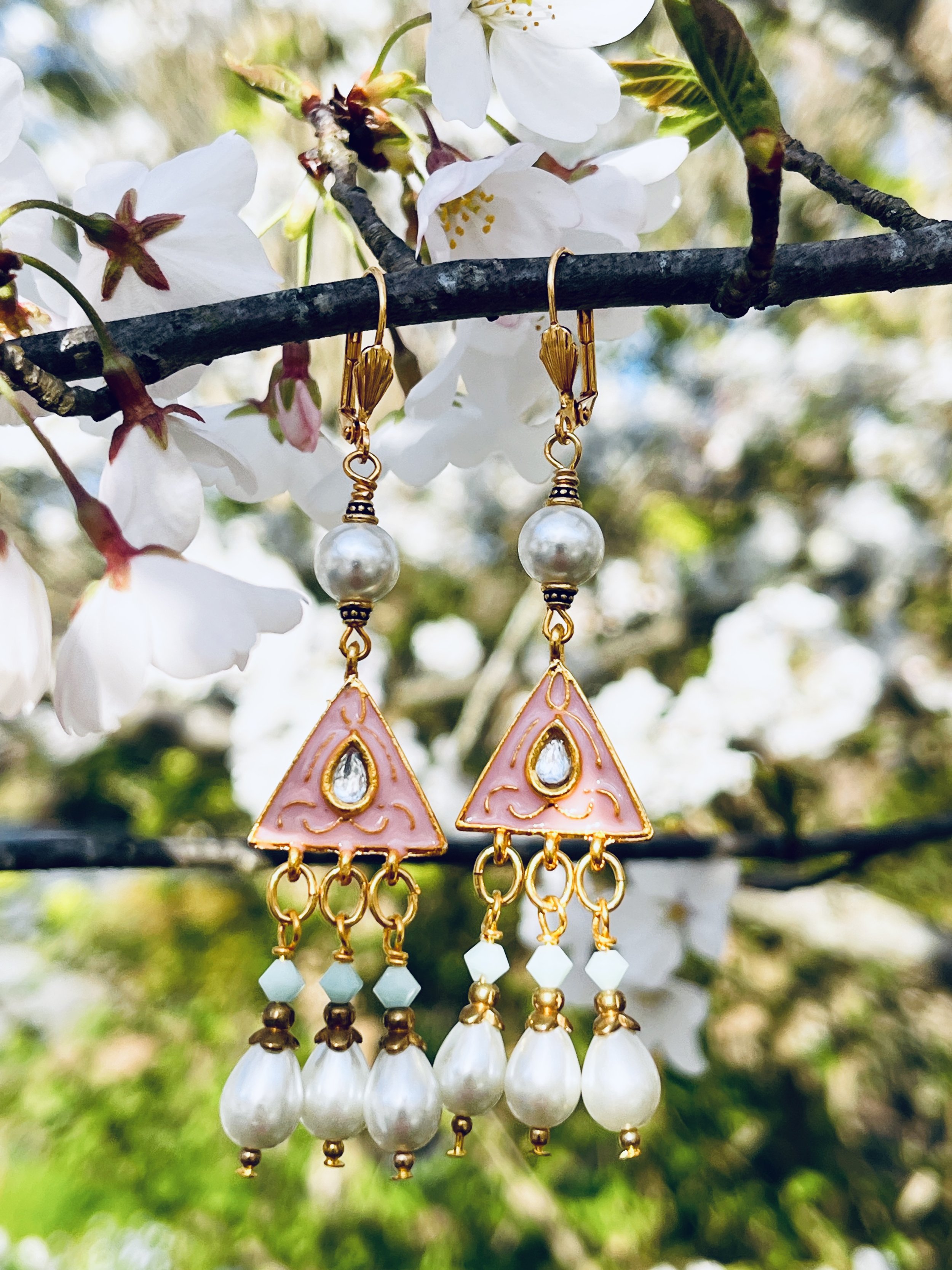 Pink and Mint Pearl earrings 3.jpg