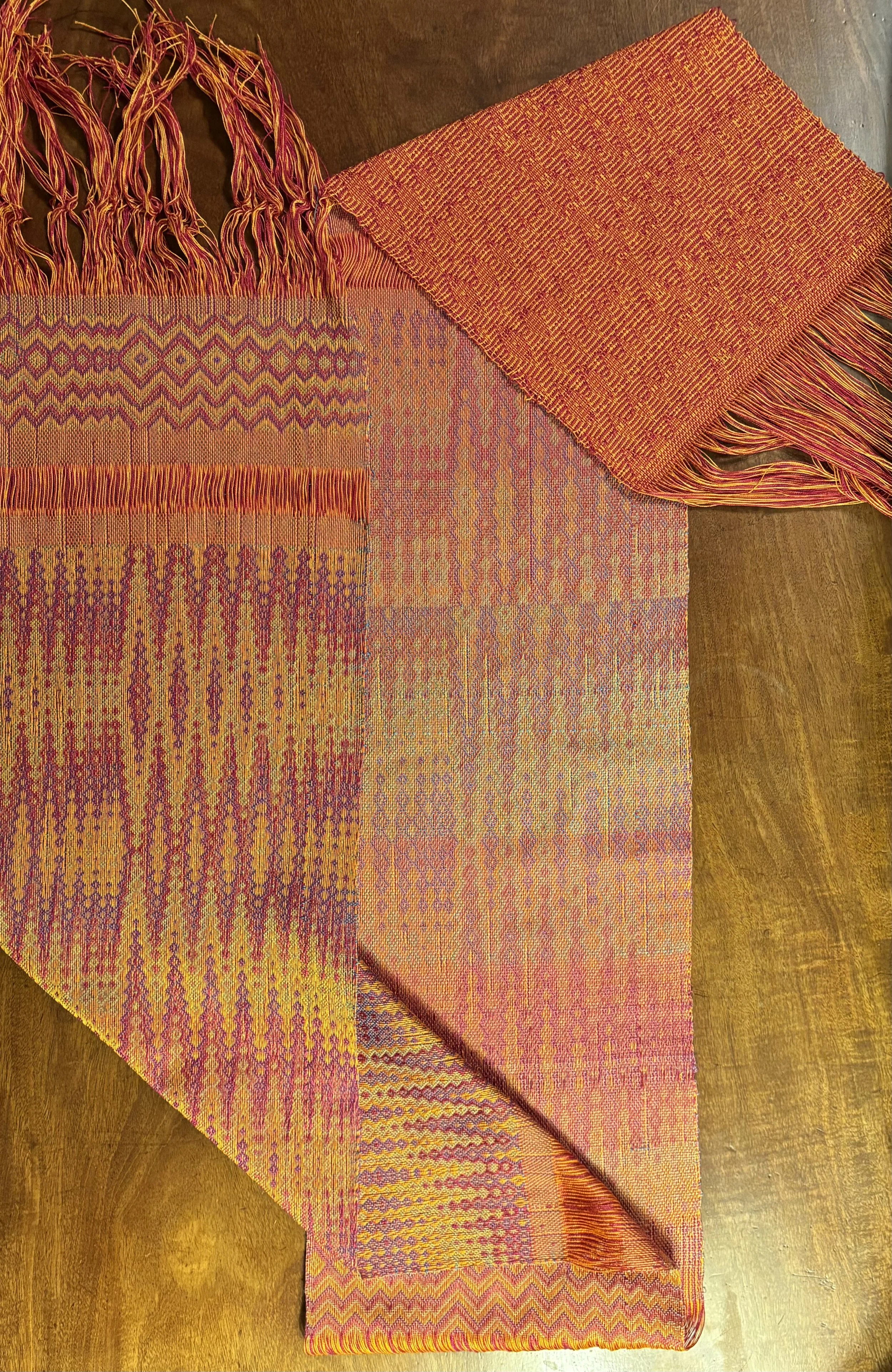 Handwoven Echo and Jin samples created using parallel threading techniques