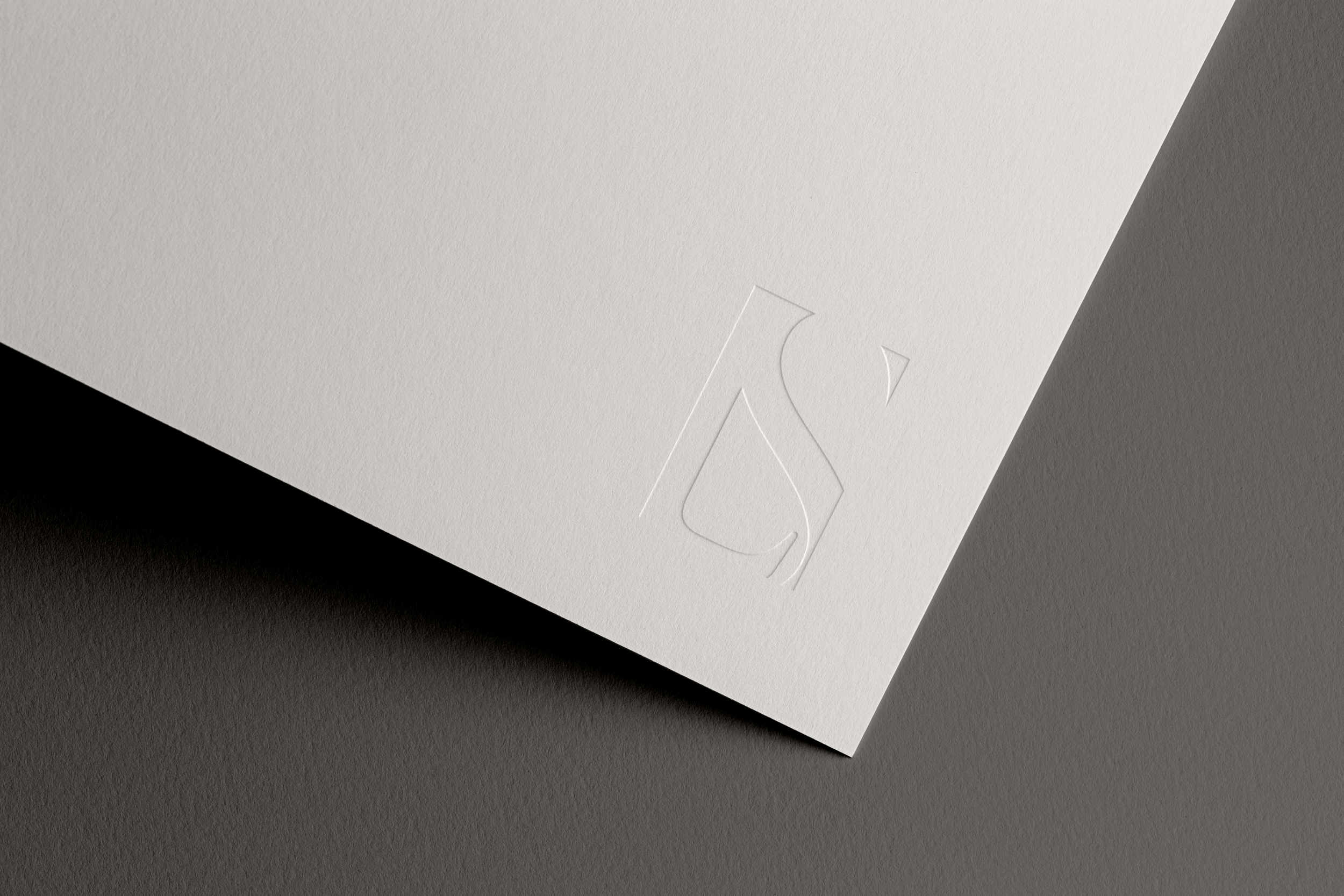 Luxeo Skin_Paper Mockup.png