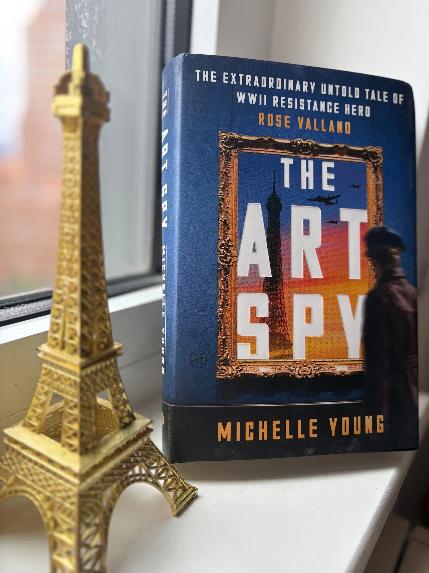 Can't stop reading about the Louvre jewel heist?! We can't either. Check out these two great books to satisfy your craving for thrilling stories about art! 
🕵️ The Art Spy by Michelle Young 🕵️ A riveting and stylish saga set in Paris during World