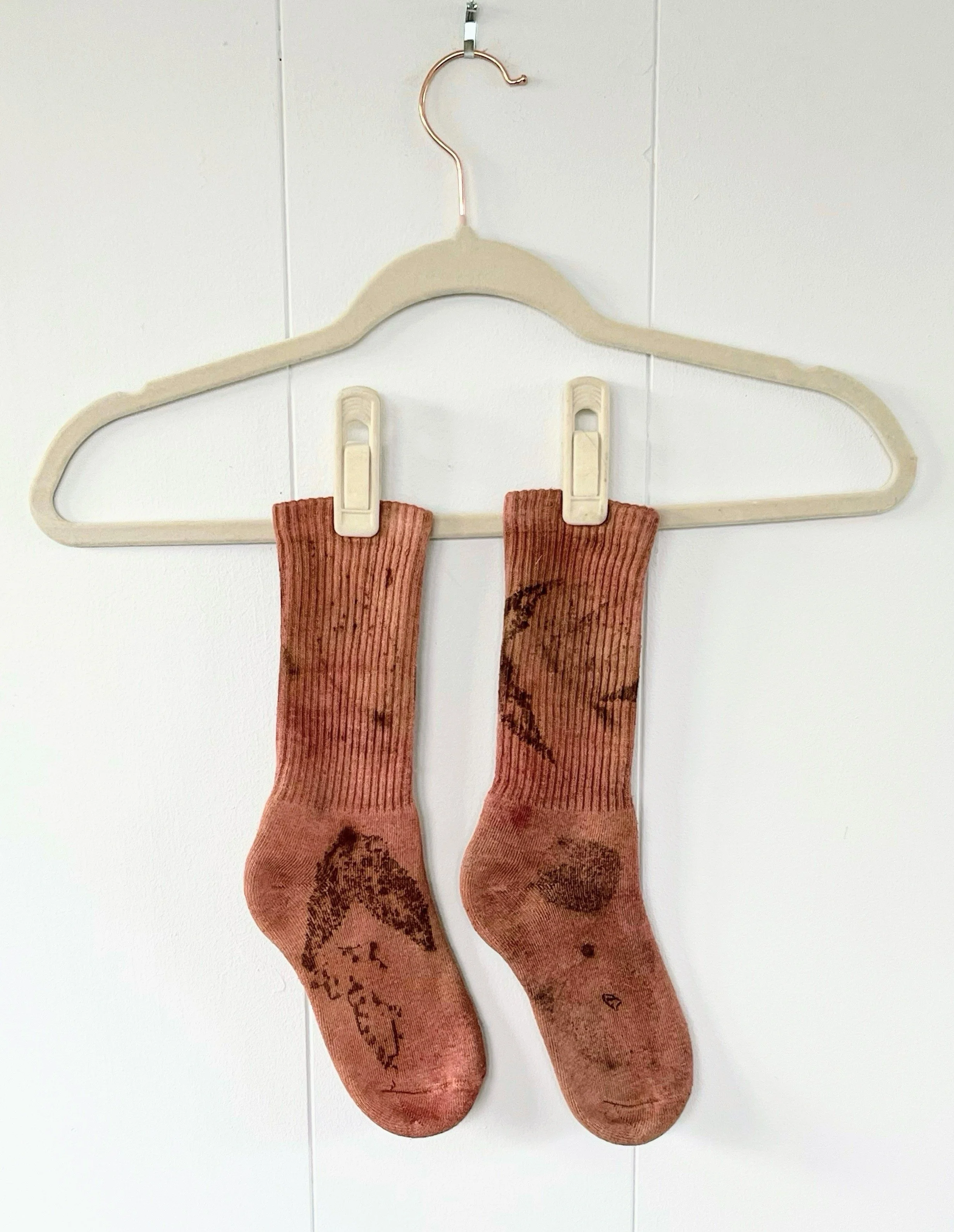 Hemp Crew Socks: Wild Raspberry