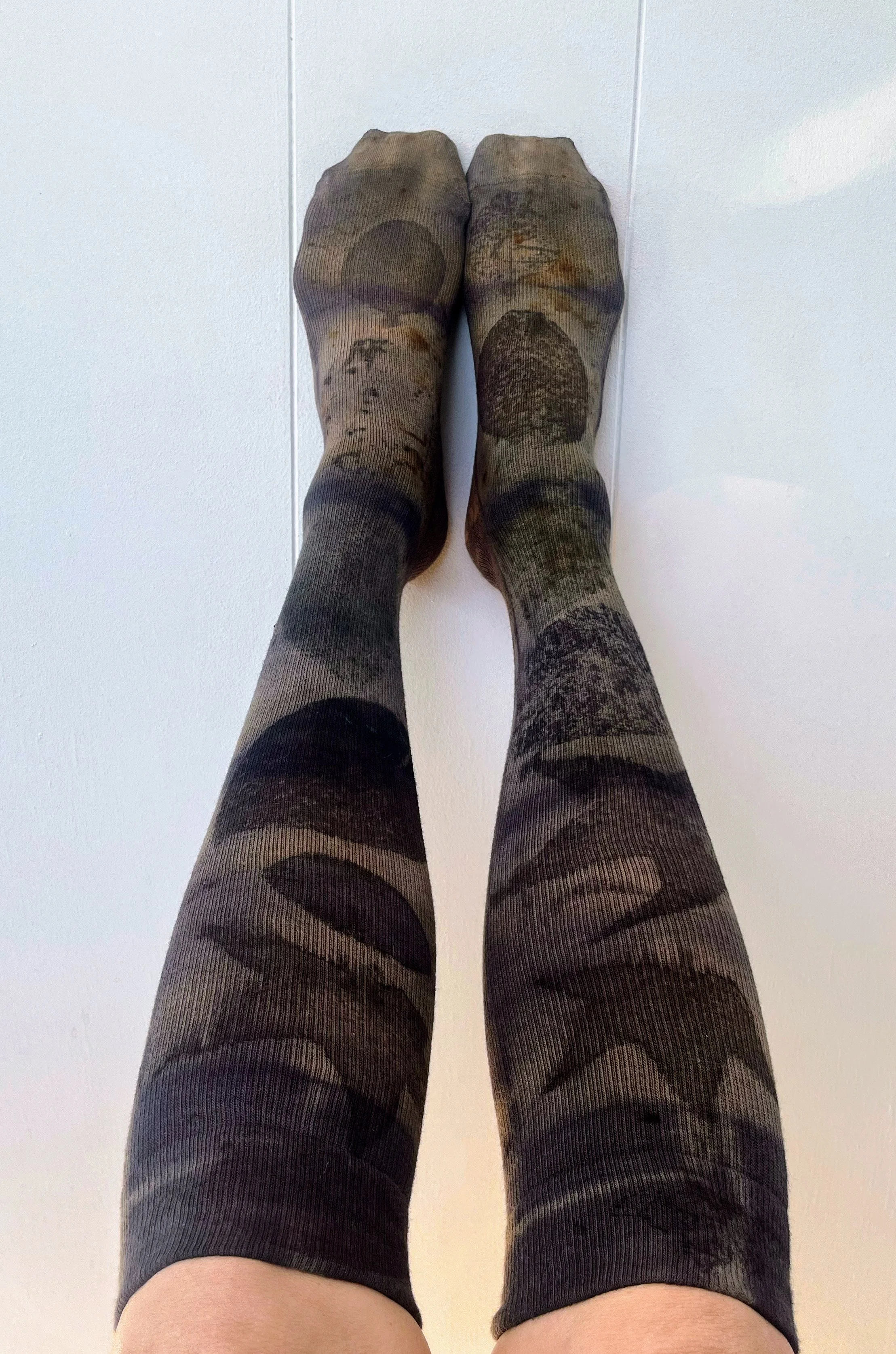 Organic Cotton Compression Socks: Gray Brick