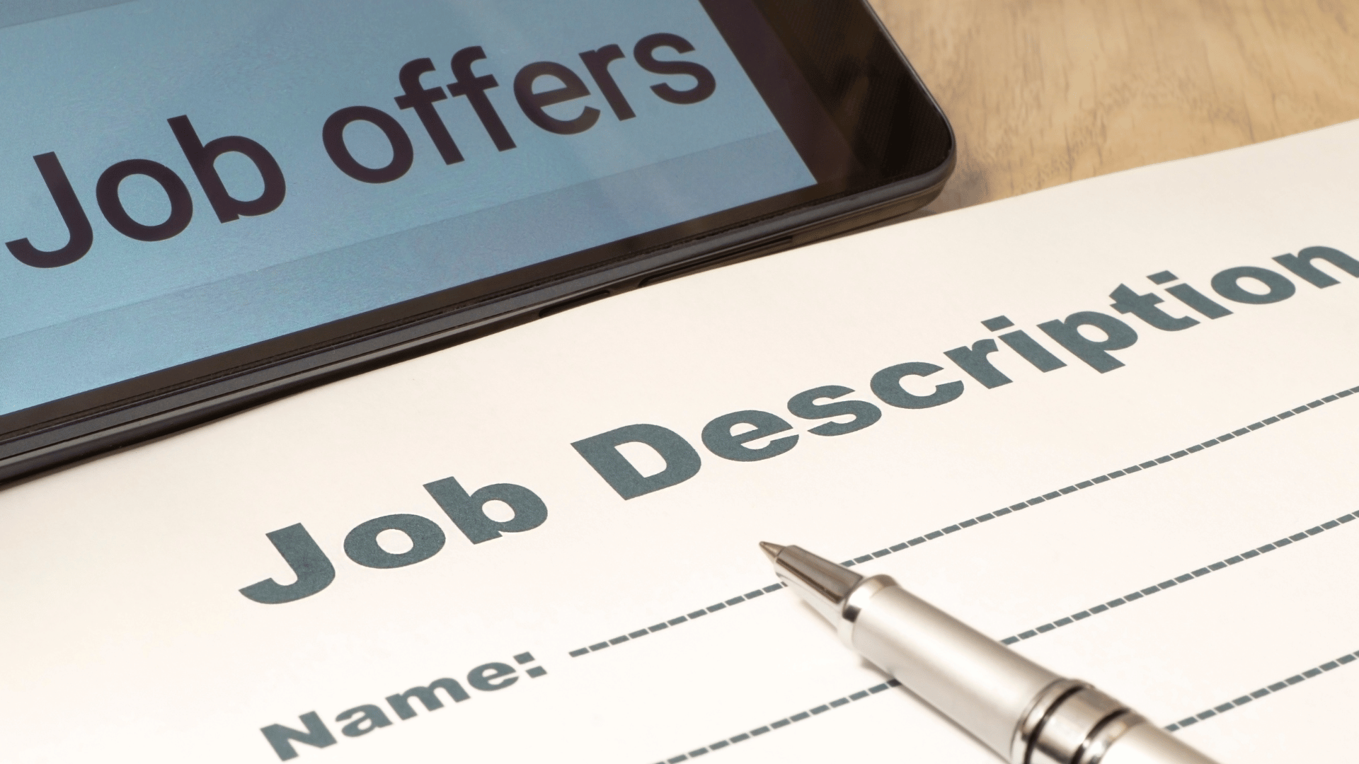 Recruiting commercial real estate brokers is not easy for the managing director of a commercial brokerage.