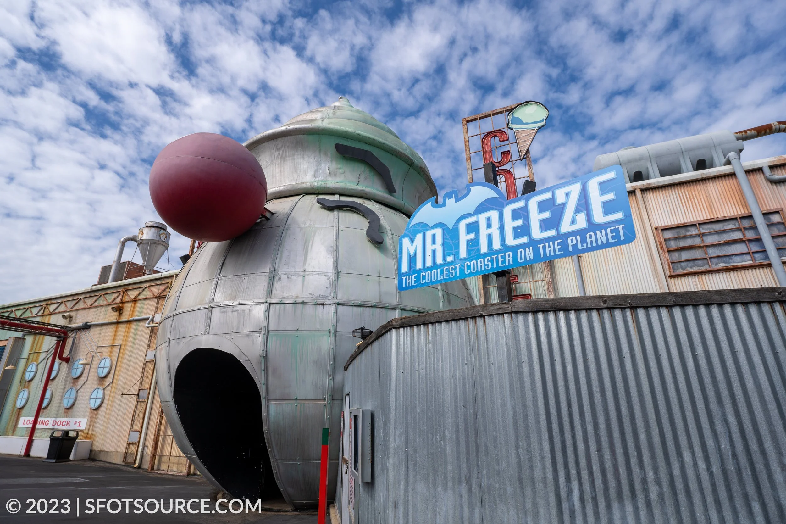Mr. Freeze Roller Coaster | Six Flags Over Texas