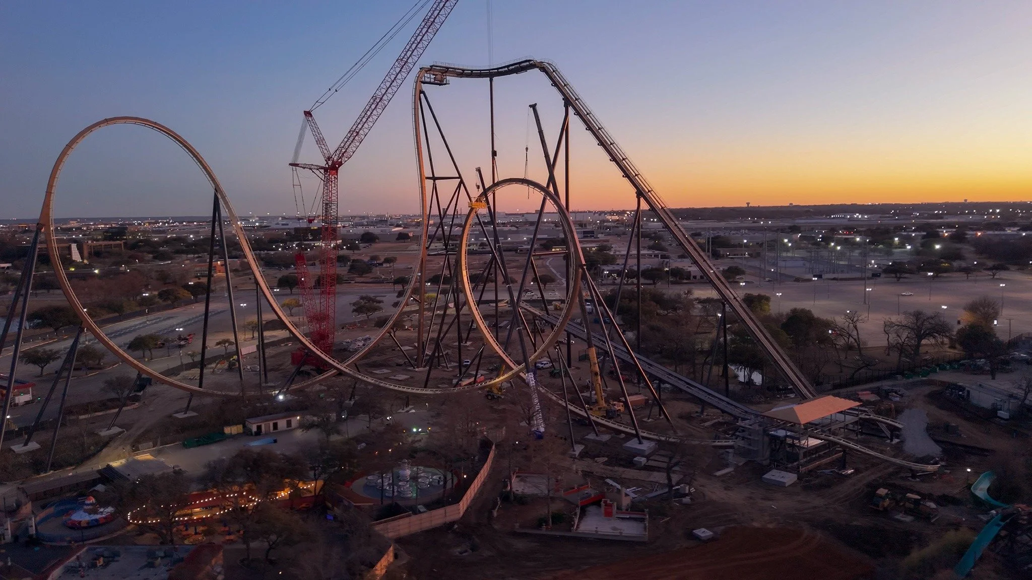 Six Flags Over Texas Completes World’s Tallest Vertical Coaster Loop for Tormenta Rampaging Run&nbsp;