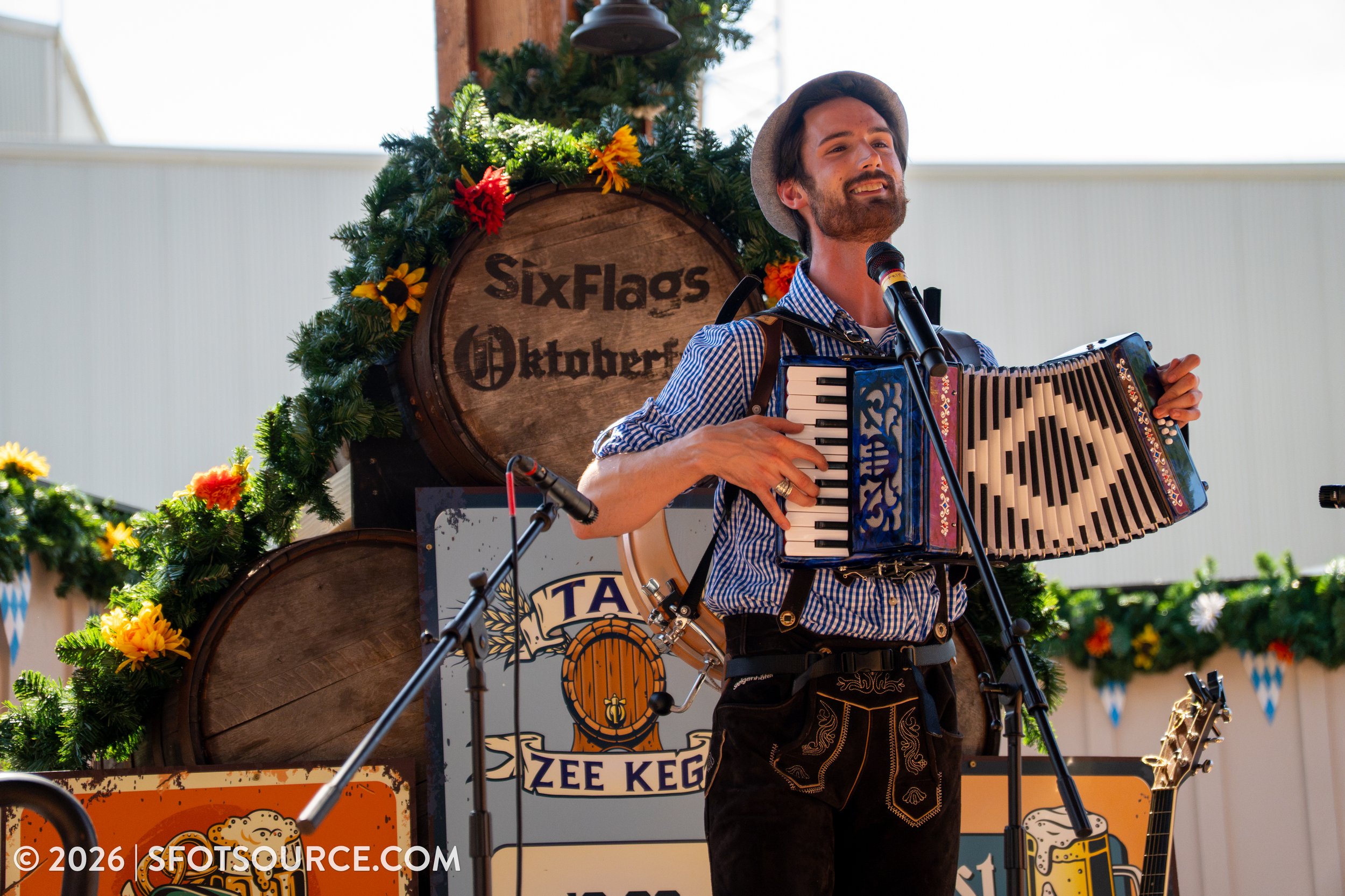 Gutentag Six Flags Over Texas Oktoberfest Show