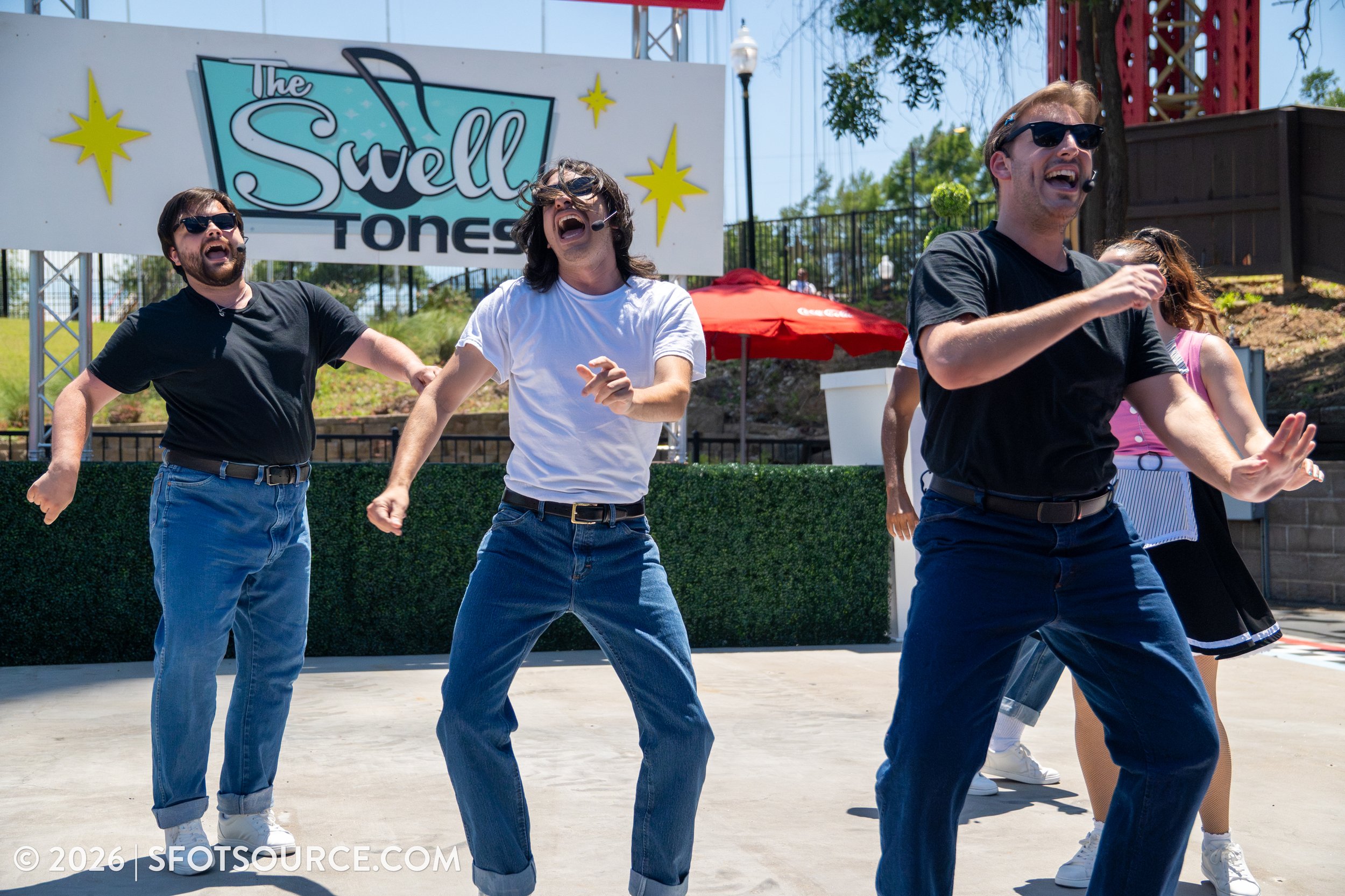 Swelltones, Six Flags Over Texas Entertainment 2026