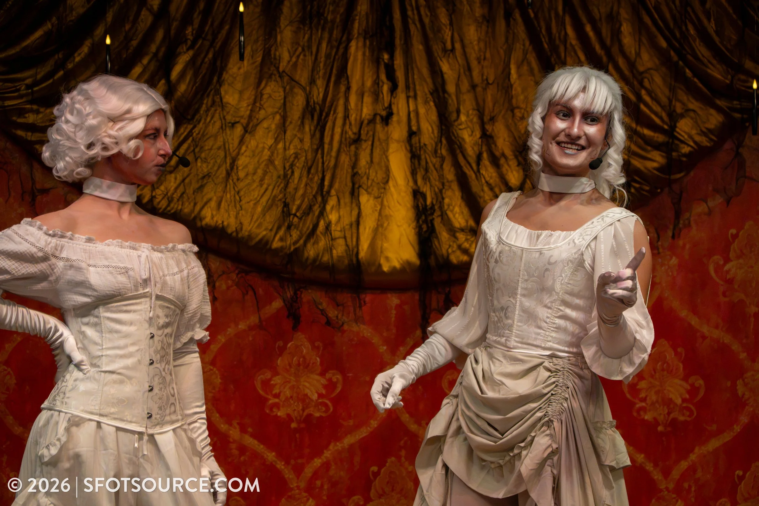 Spectral Sisters Six Flags Over Texas Entertainment