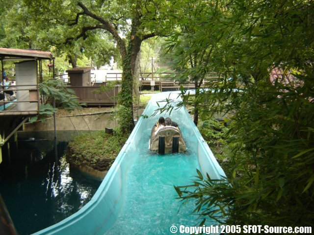 El Aserradero | Six Flags Over Texas — SFOT Source